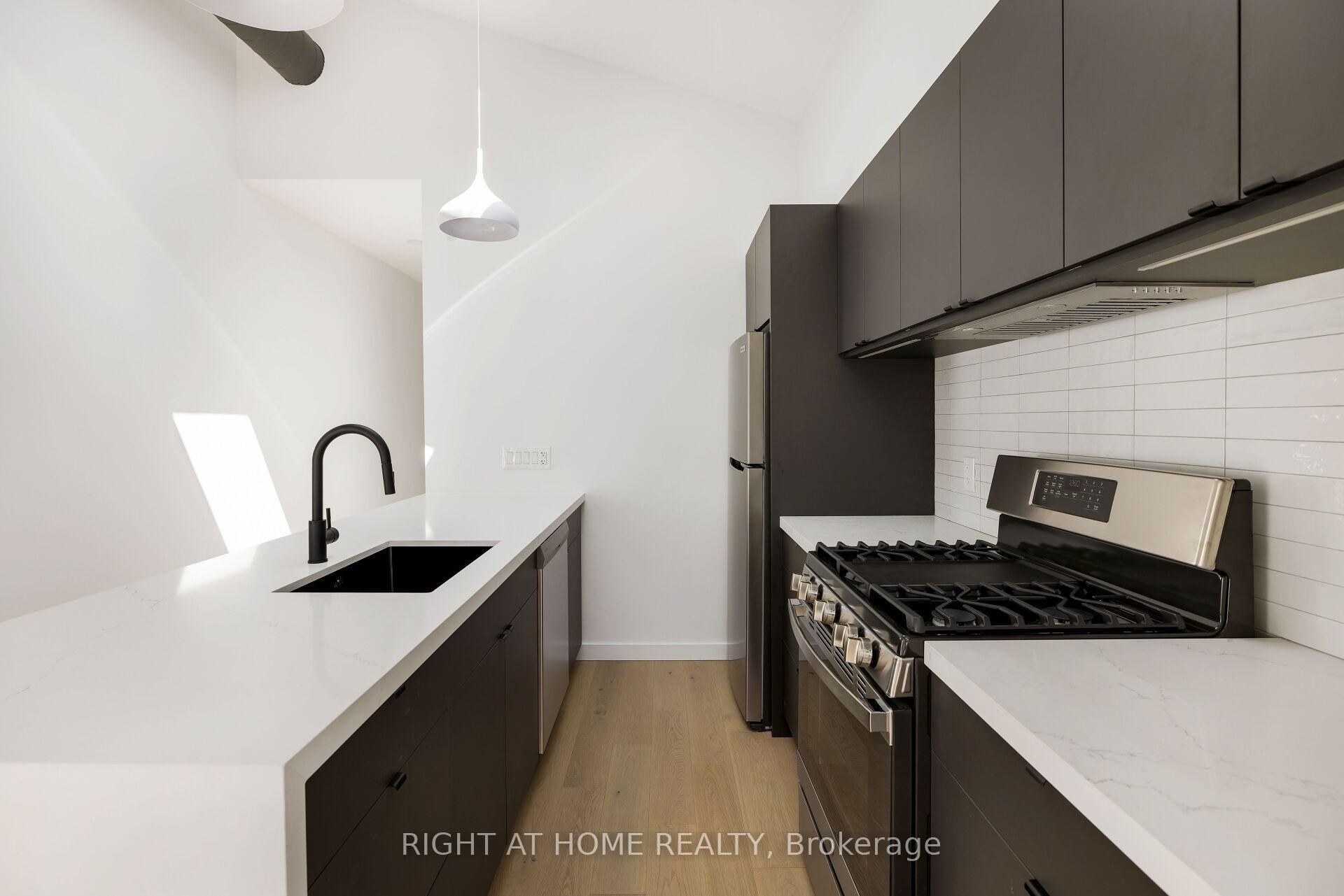 Photo 9 of Unit Upper, 86 Lansdowne Avenue, Toronto, Roncesvalles — HOMEH