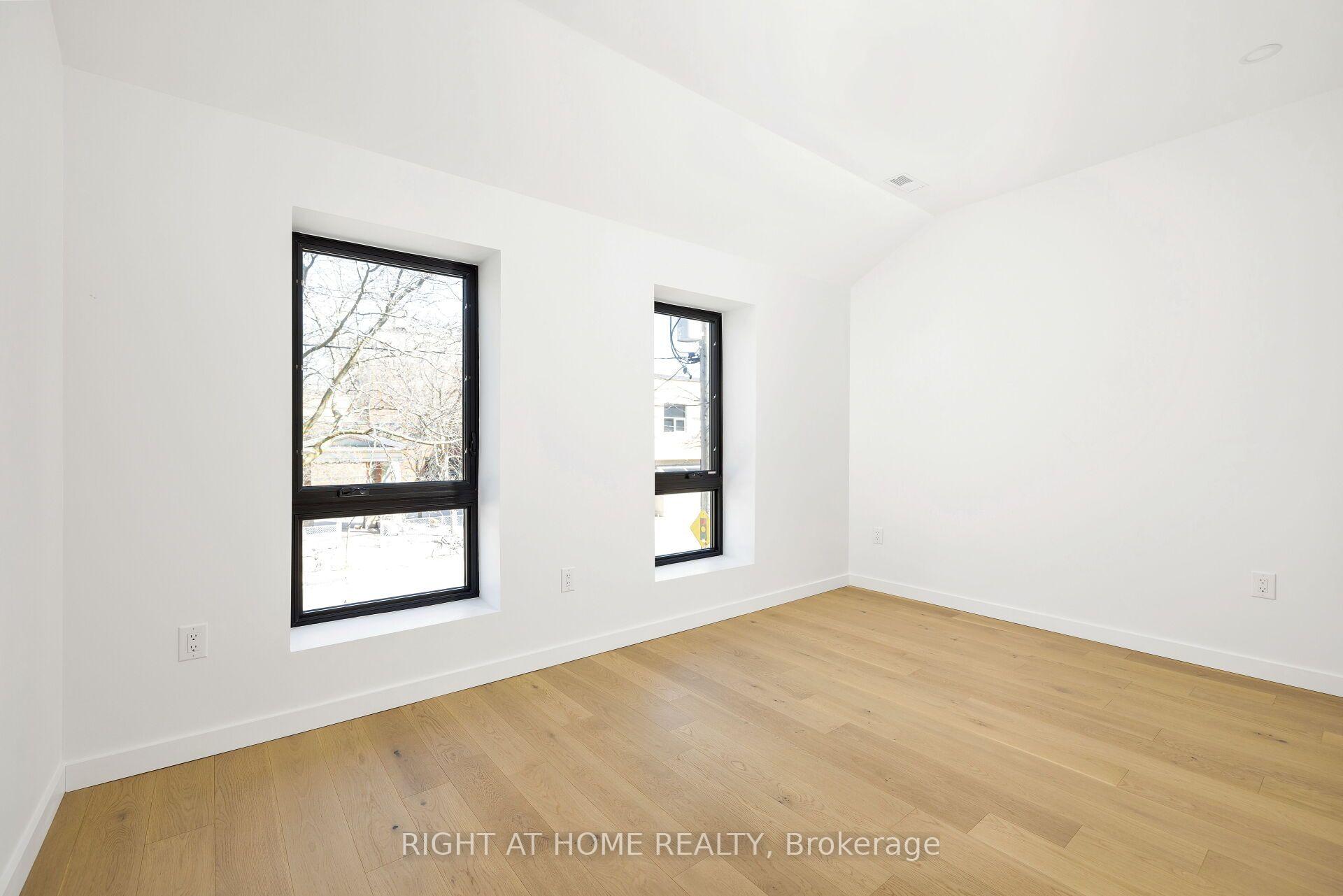 Photo 15 of Unit Upper, 86 Lansdowne Avenue, Toronto, Roncesvalles — HOMEH