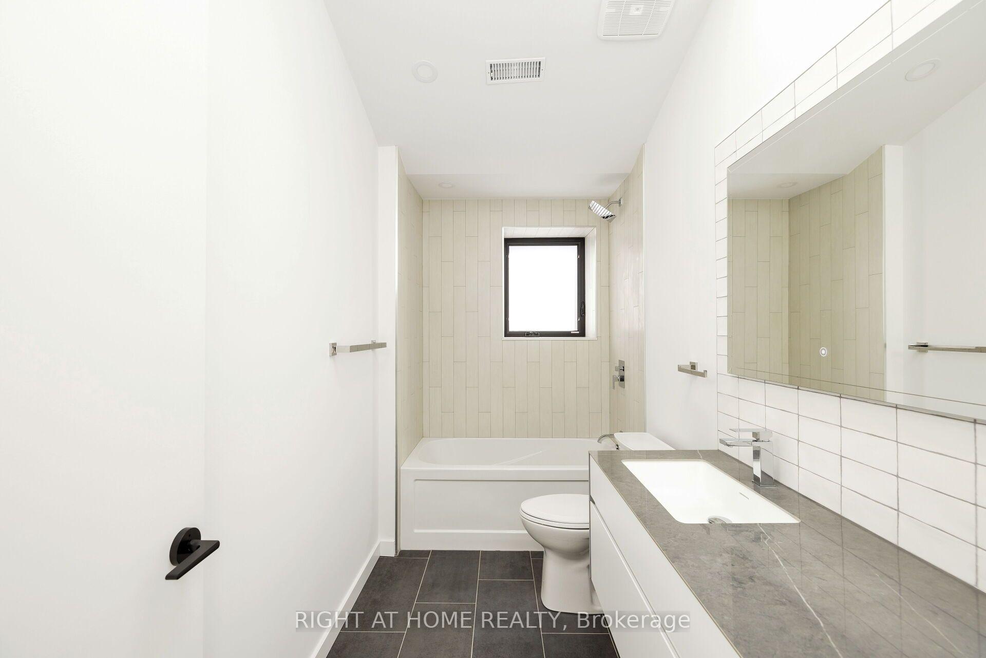 Photo 17 of Unit Upper, 86 Lansdowne Avenue, Toronto, Roncesvalles — HOMEH