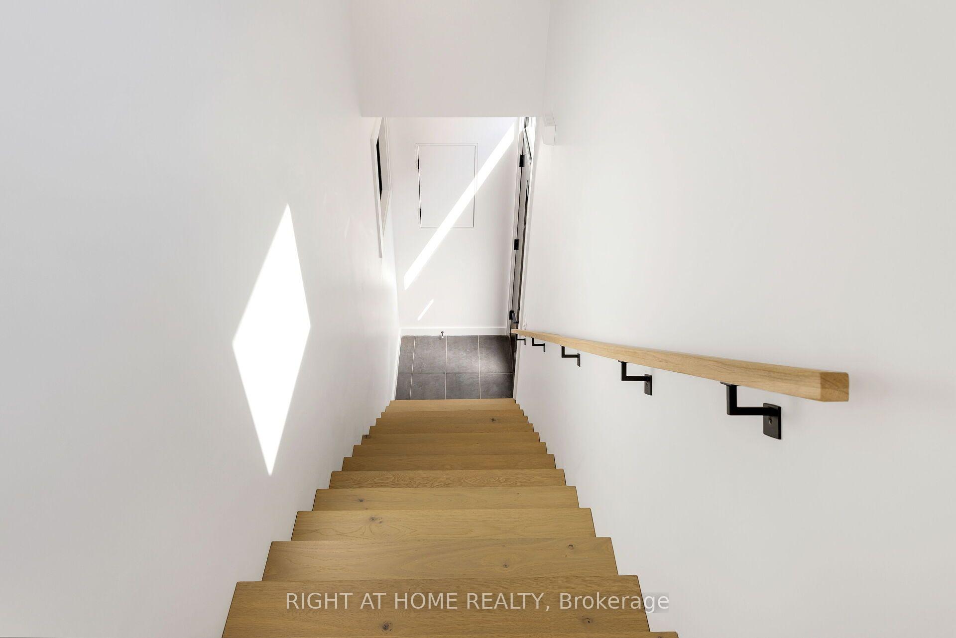 Photo 19 of Unit Upper, 86 Lansdowne Avenue, Toronto, Roncesvalles — HOMEH