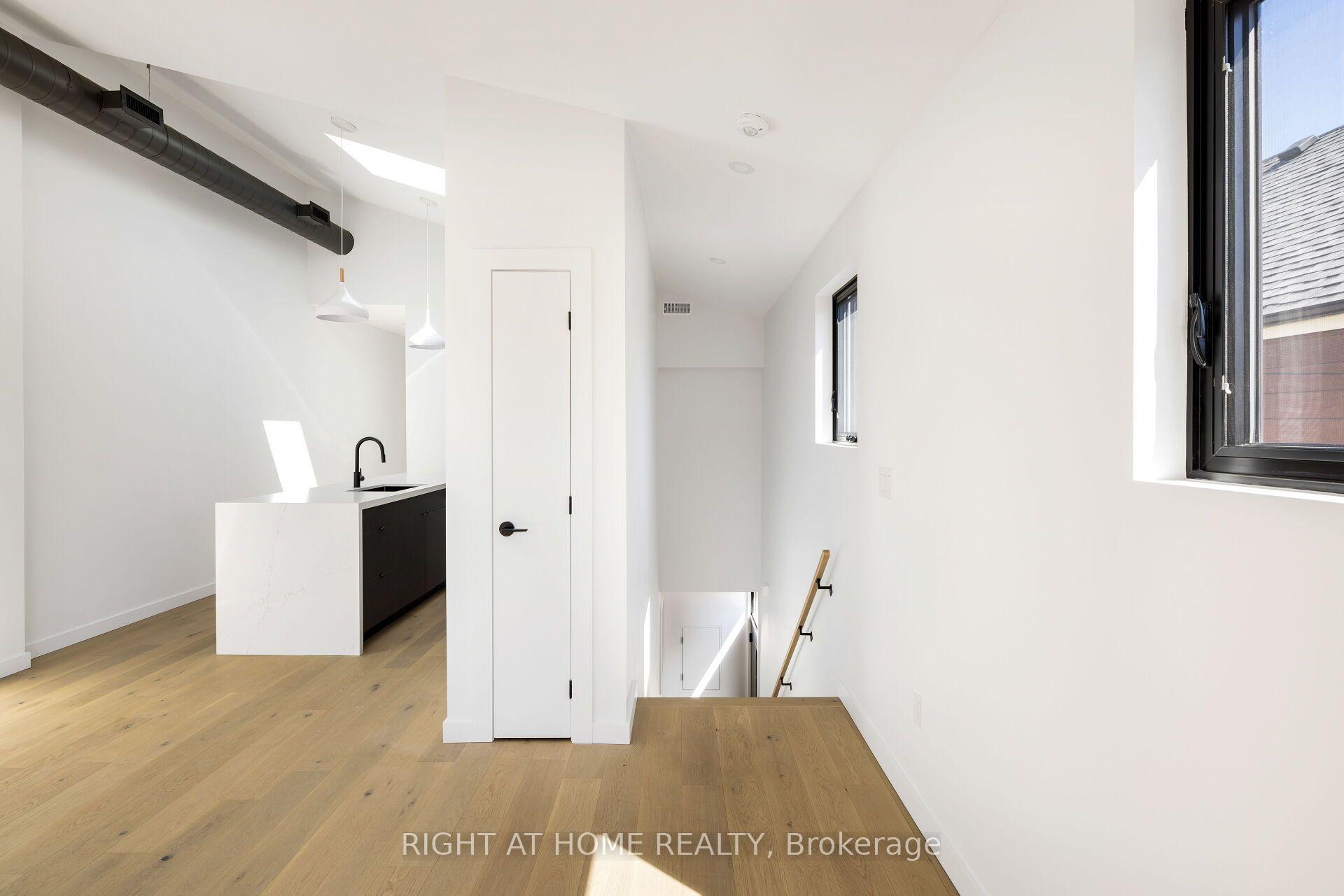 Photo 20 of Unit Upper, 86 Lansdowne Avenue, Toronto, Roncesvalles — HOMEH