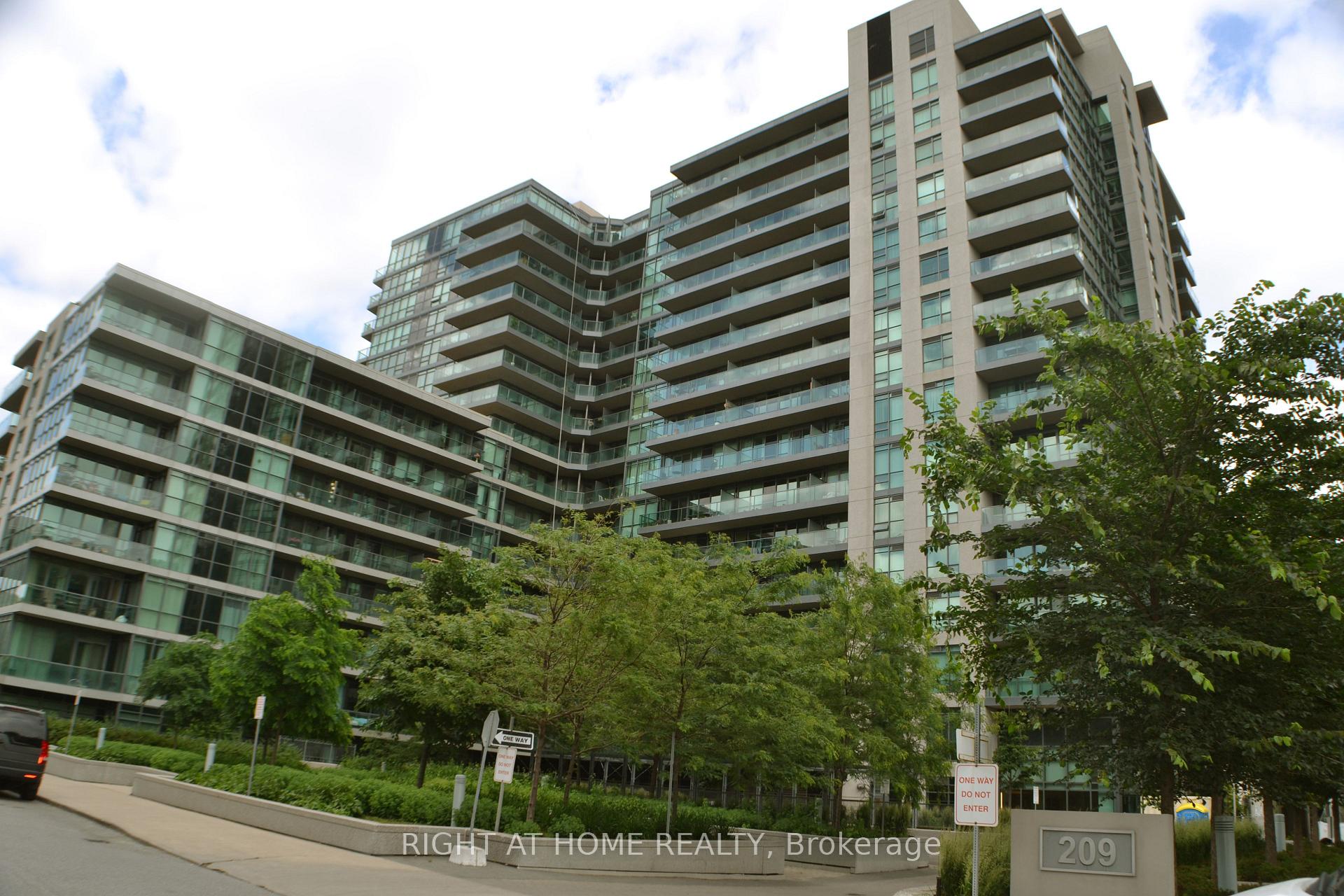 Front of Unit 1058, 209 Fort York Boulevard