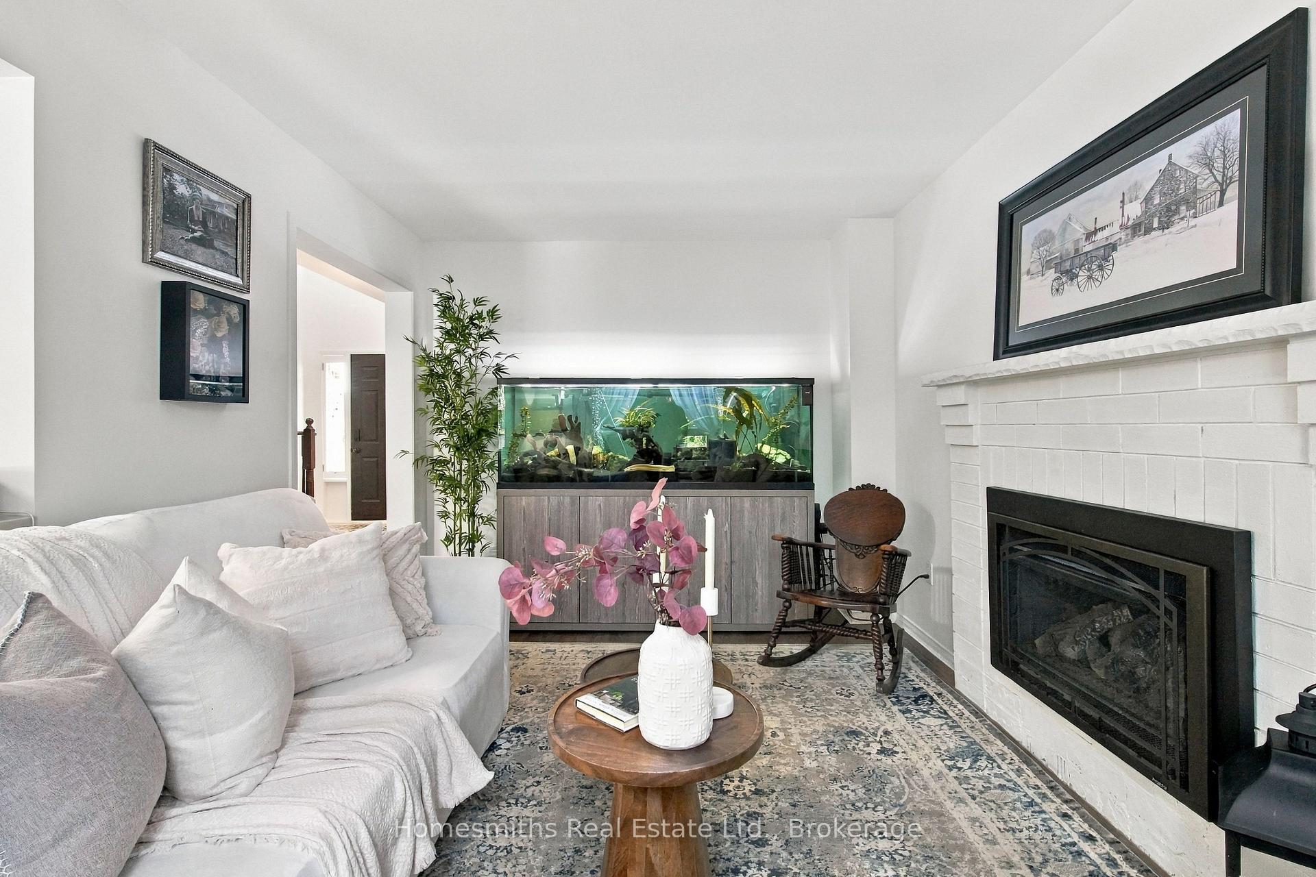 Photo 10 of 45 Granville Drive, Clarington, Courtice — HOMEH