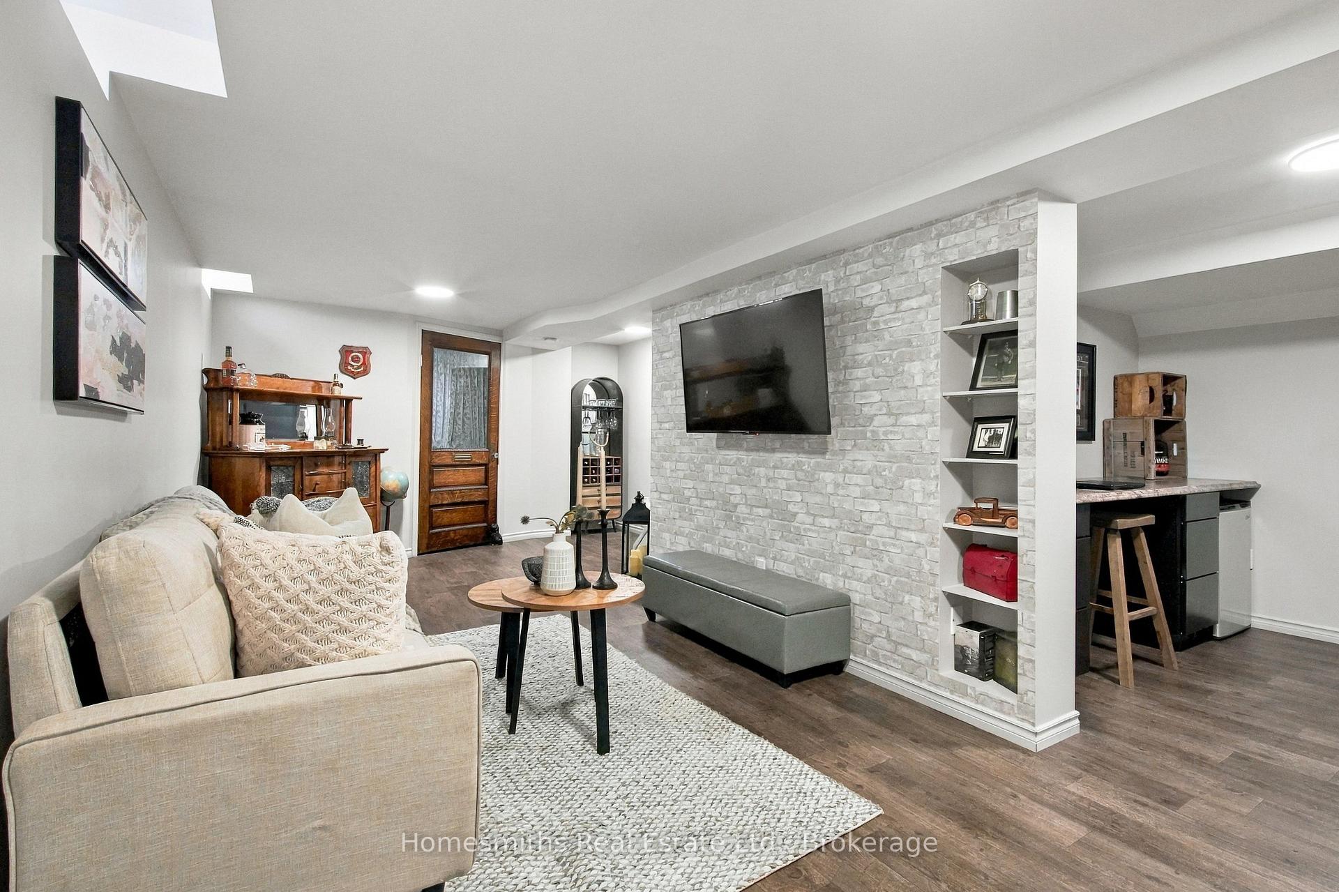 Photo 35 of 45 Granville Drive, Clarington, Courtice — HOMEH