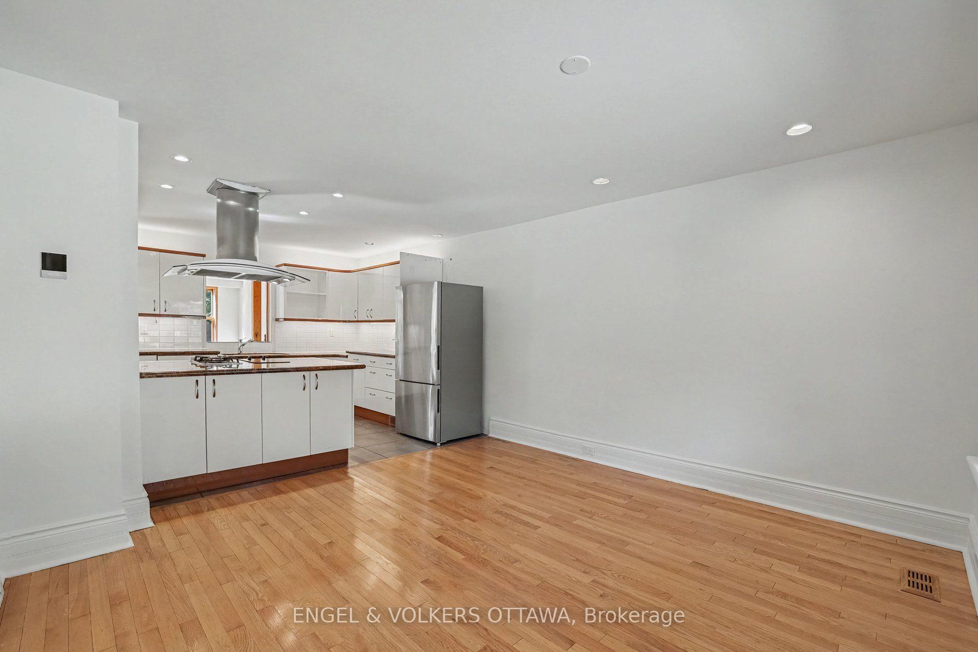 Photo 10 of 38 Rockcliffe Way, Ottawa, Lindenlea — HOMEH
