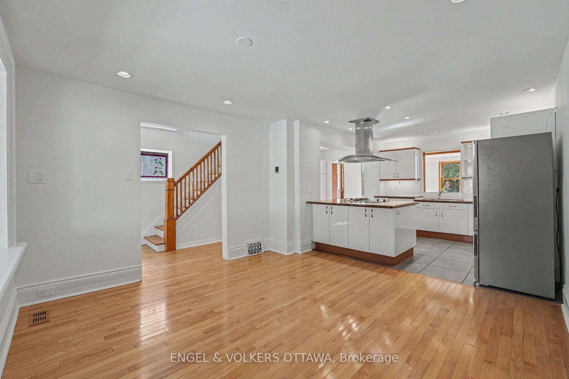 Photo 11 of 38 Rockcliffe Way, Ottawa, Lindenlea — HOMEH