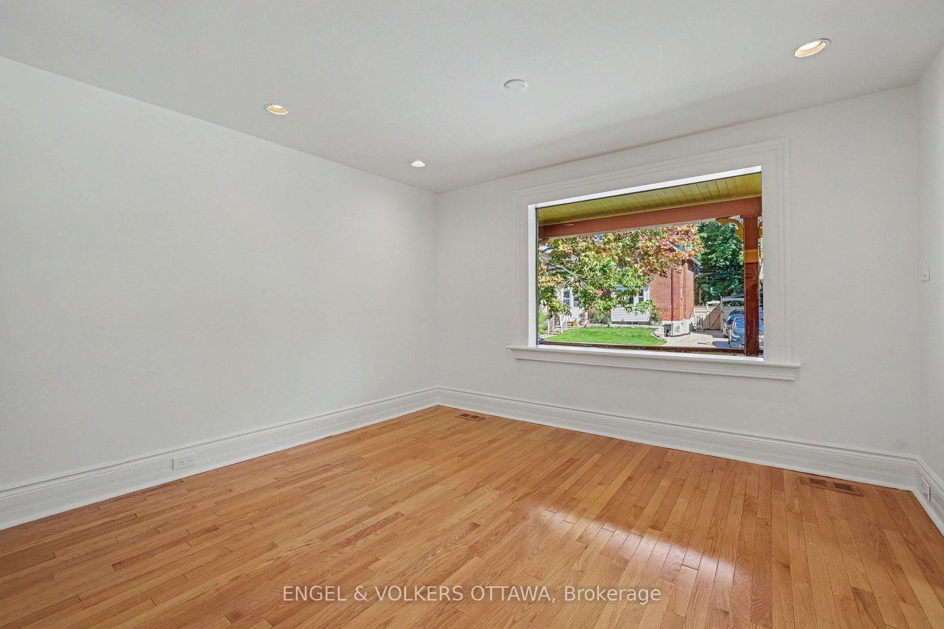 Photo 12 of 38 Rockcliffe Way, Ottawa, Lindenlea — HOMEH