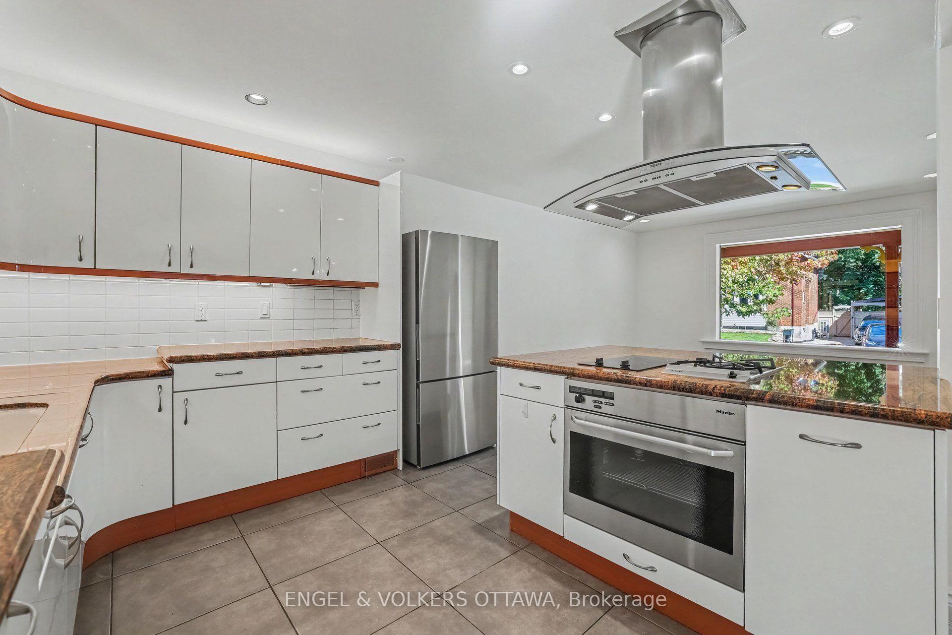 Photo 15 of 38 Rockcliffe Way, Ottawa, Lindenlea — HOMEH