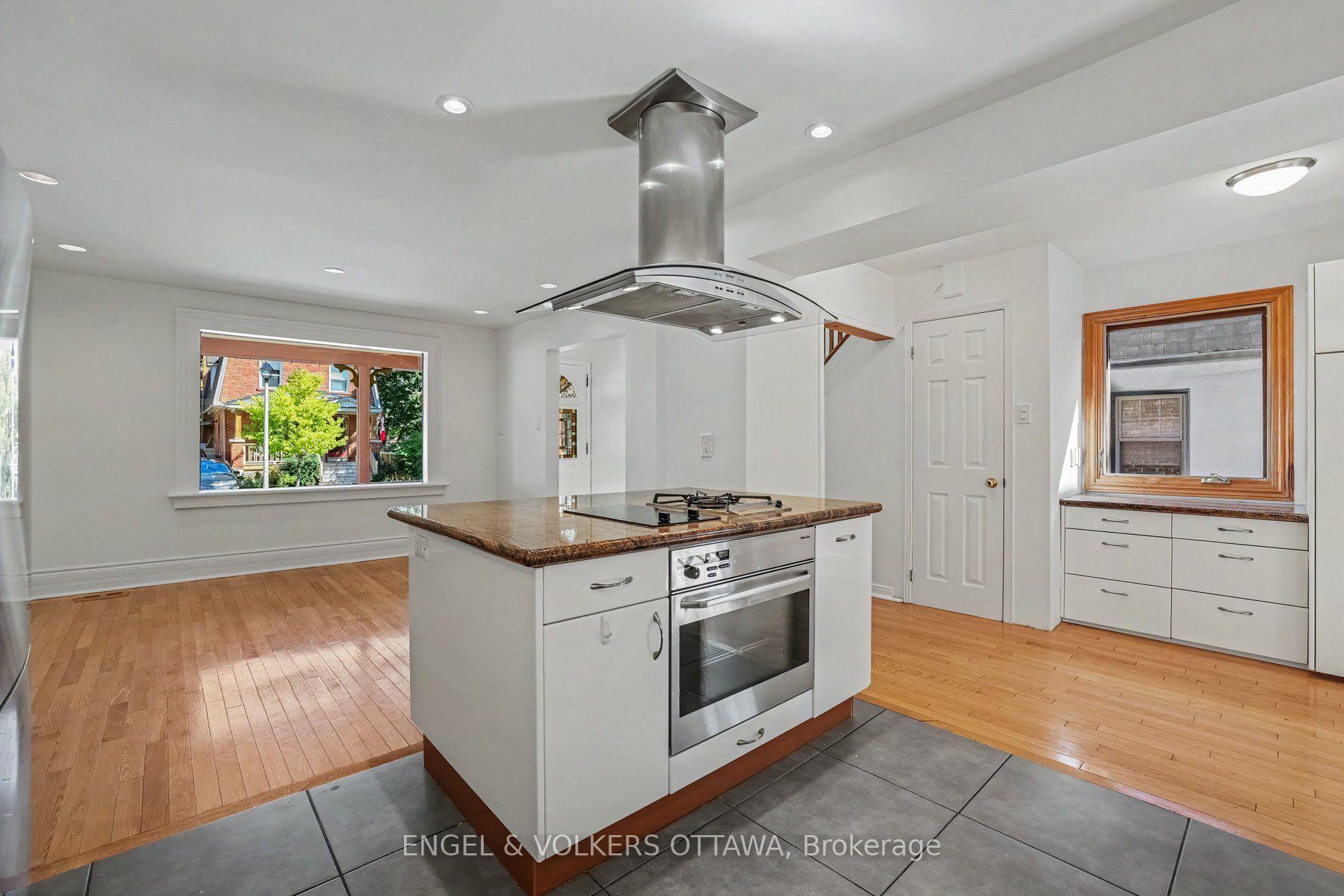 Photo 16 of 38 Rockcliffe Way, Ottawa, Lindenlea — HOMEH