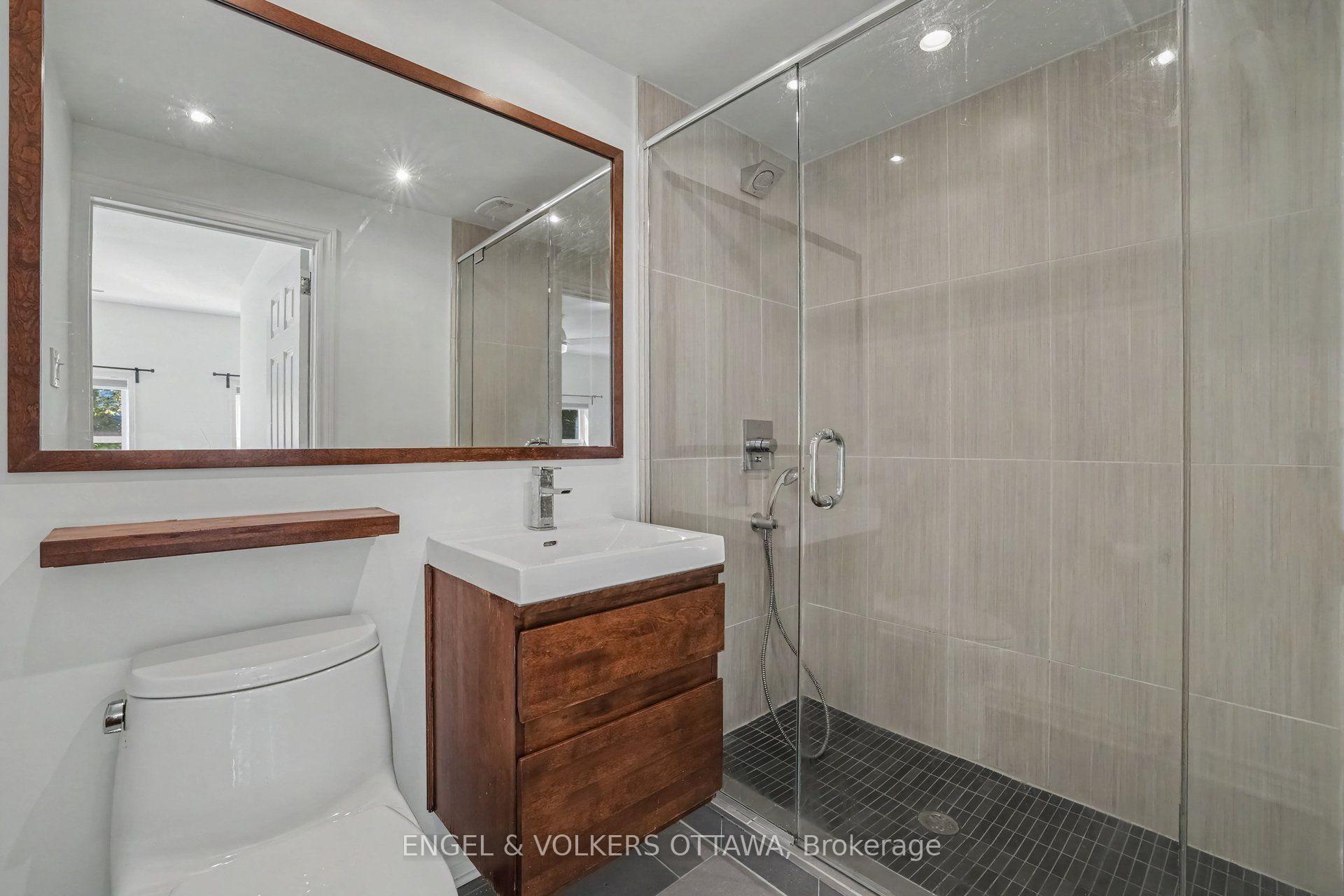 Photo 34 of 38 Rockcliffe Way, Ottawa, Lindenlea — HOMEH