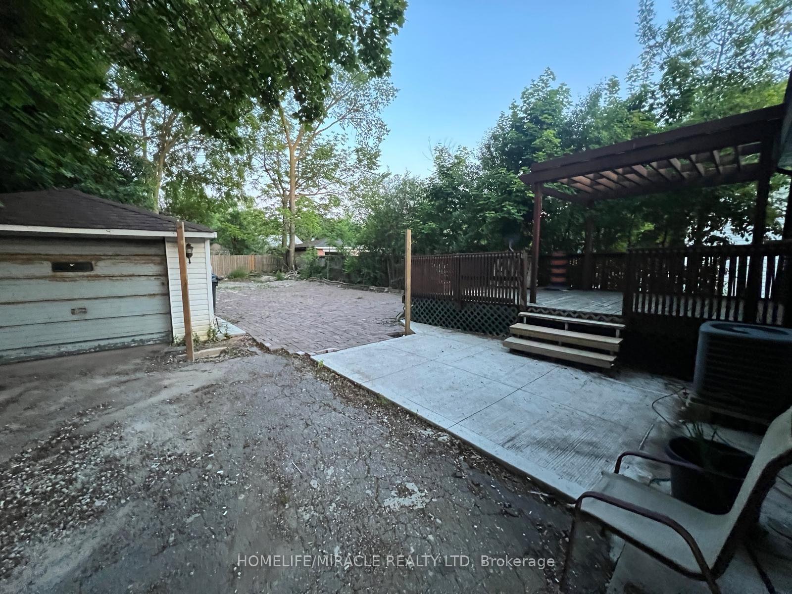 Photo 11 of 213 Queen Street W, Brampton, Downtown Brampton — HOMEH