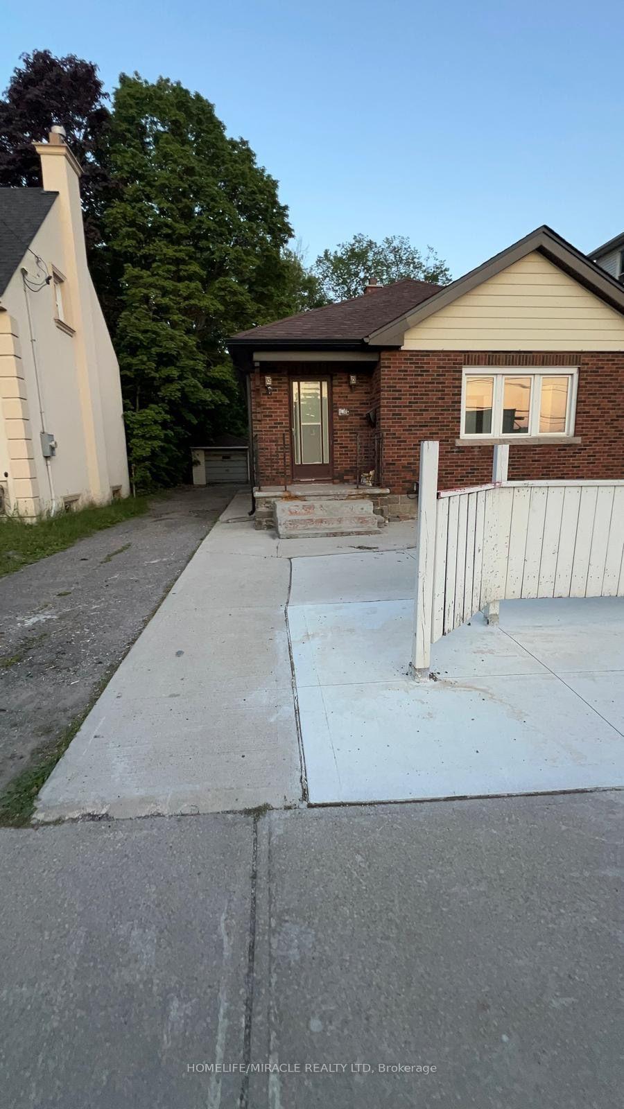 Photo 12 of 213 Queen Street W, Brampton, Downtown Brampton — HOMEH