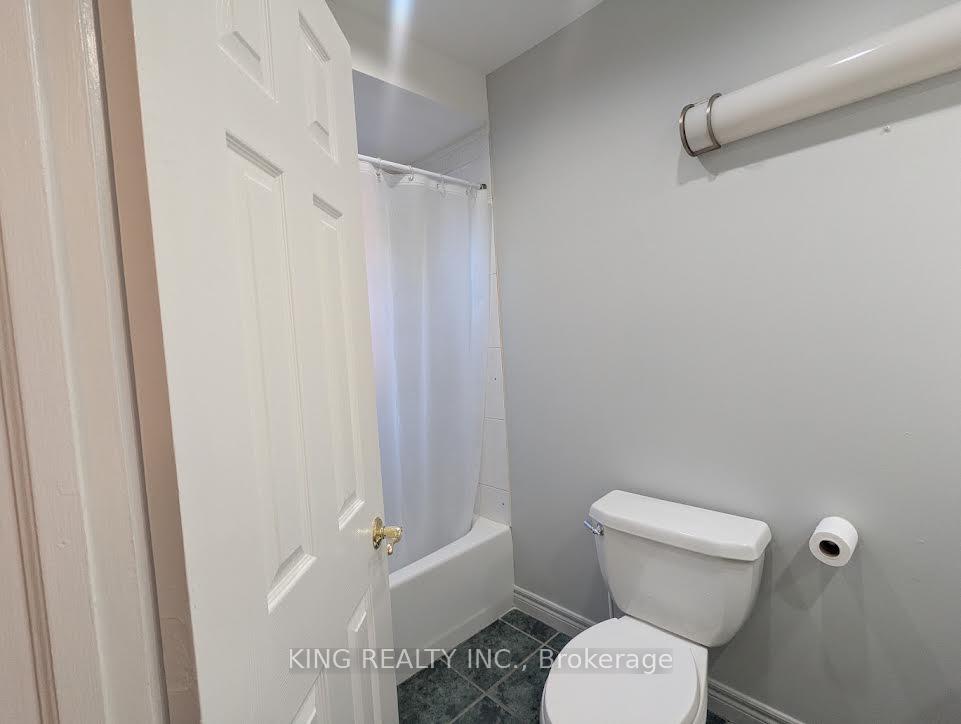 Photo 5 of 15 Roxaline Street, Etobicoke, Humber Heights — HOMEH