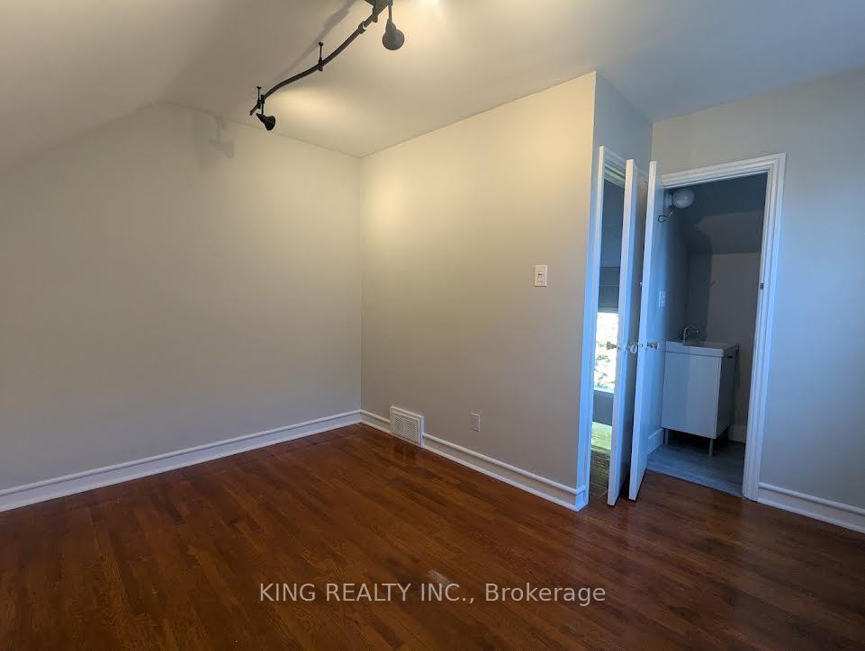 Photo 9 of 15 Roxaline Street, Etobicoke, Humber Heights — HOMEH