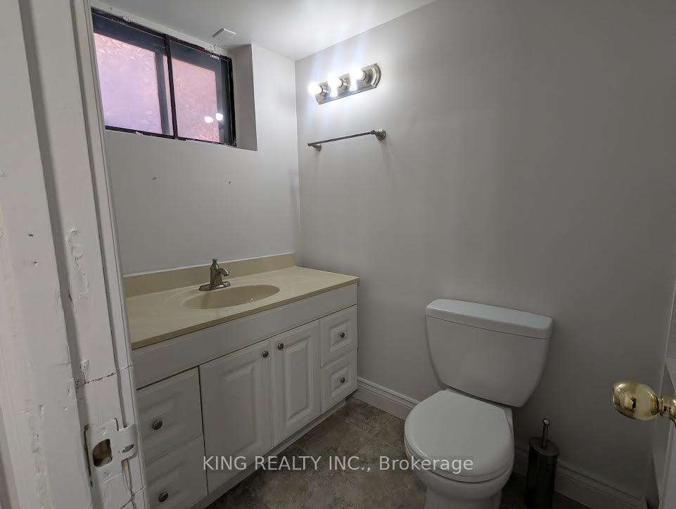 Photo 10 of 15 Roxaline Street, Etobicoke, Humber Heights — HOMEH