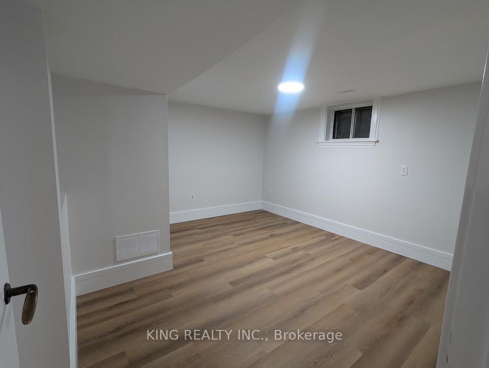Photo 13 of 15 Roxaline Street, Etobicoke, Humber Heights — HOMEH