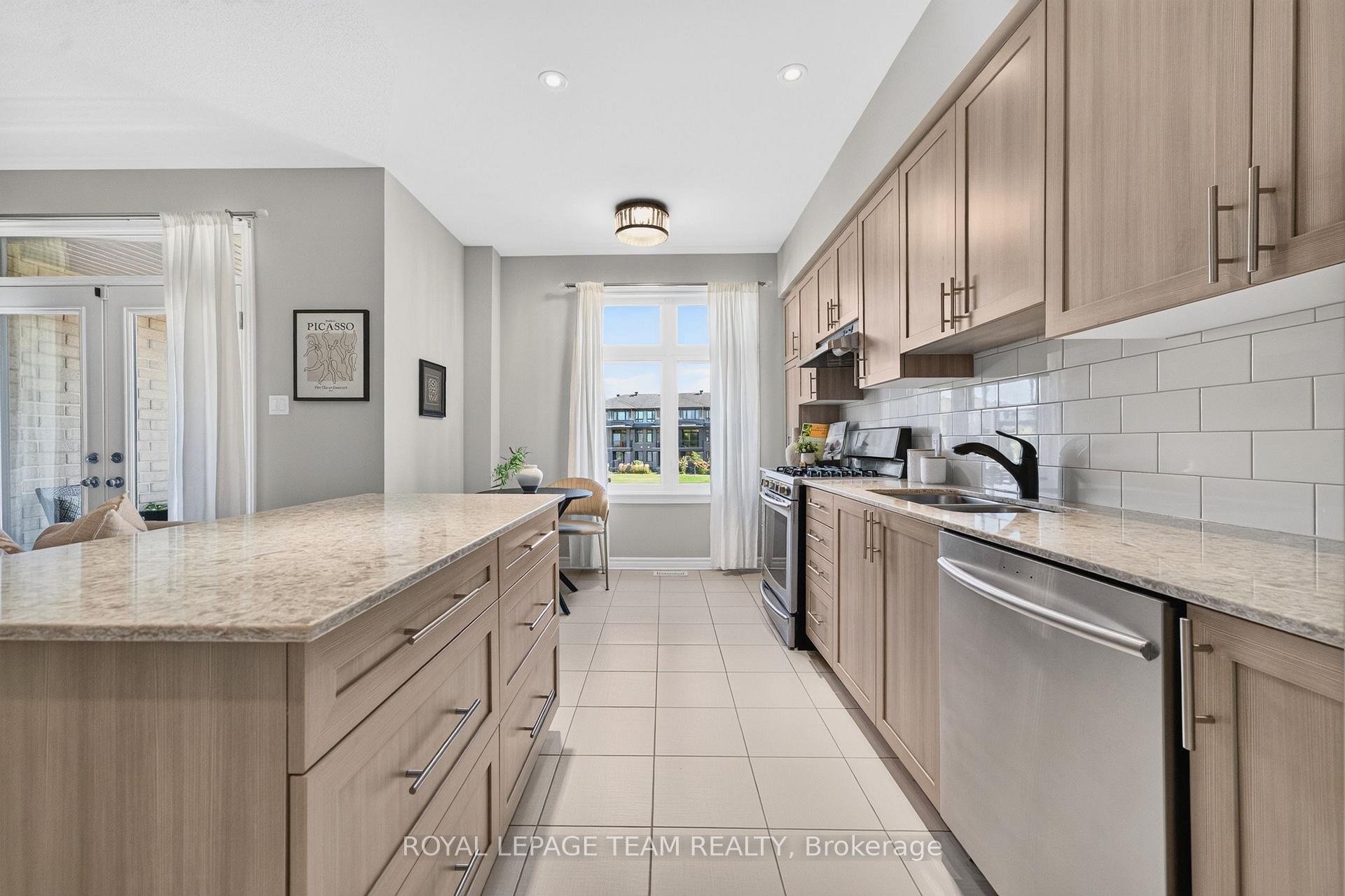 Photo 24 of 246 Leather Leaf Terrace, Ottawa, Barrhaven - Longfields — HOMEH