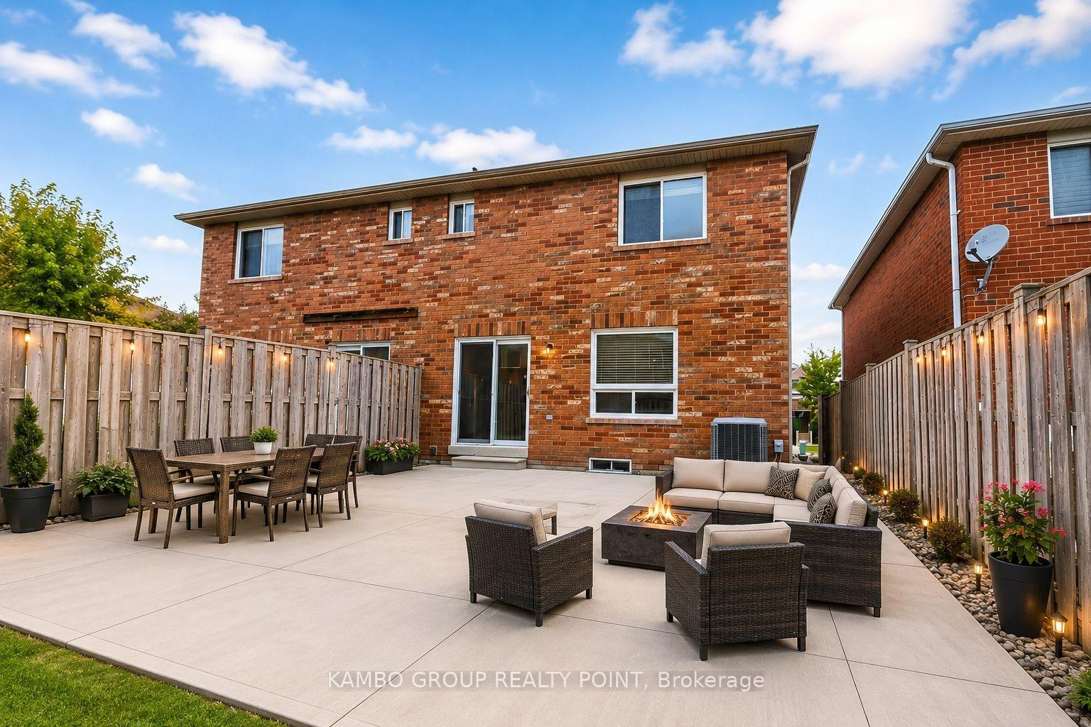 Photo 12 of 73 Hollingsworth Circle, Brampton, Fletcher's Meadow — HOMEH