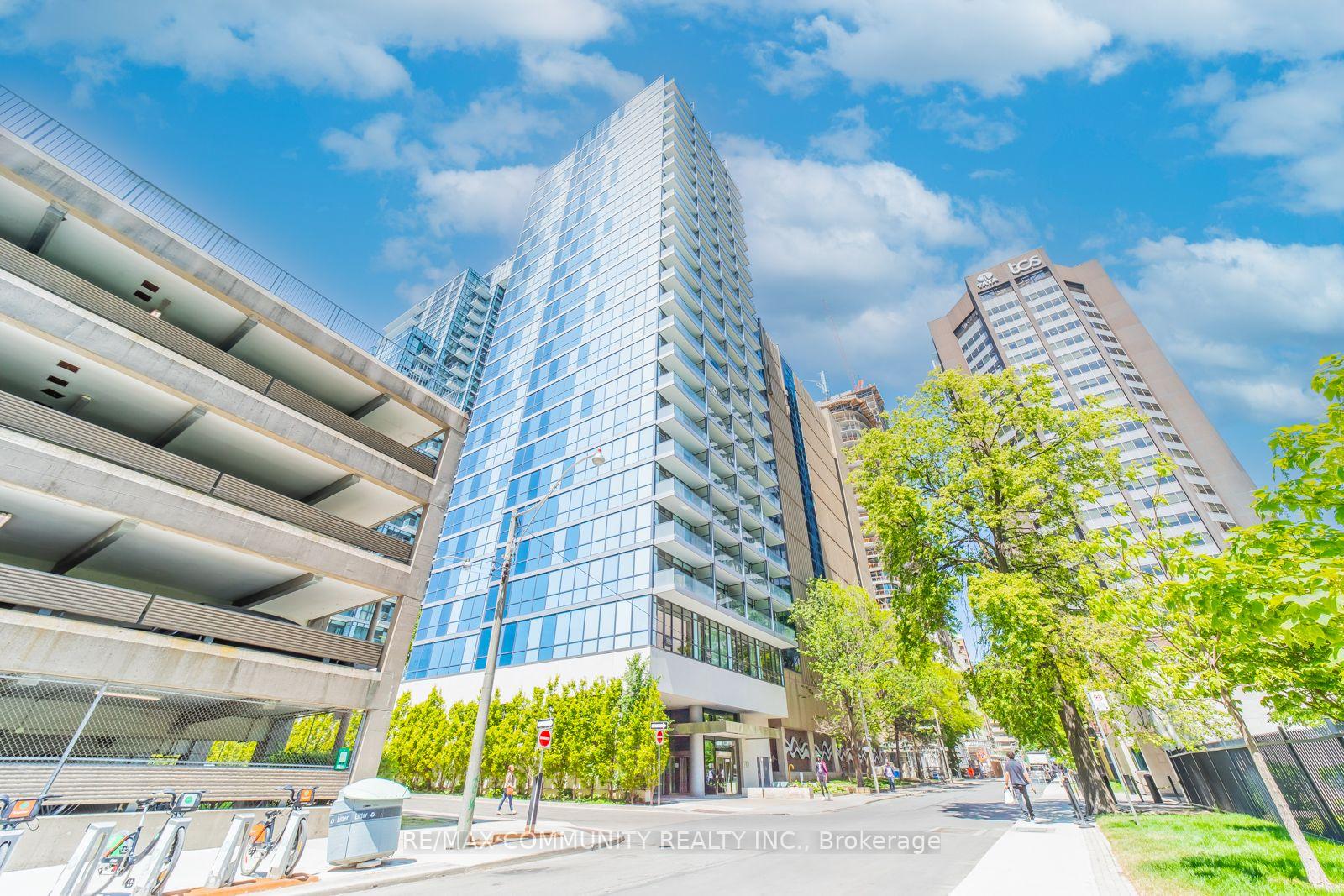 Photo 2 of Unit 1210, 210 Simcoe Street, Toronto, Kensington-Chinatown — HOMEH
