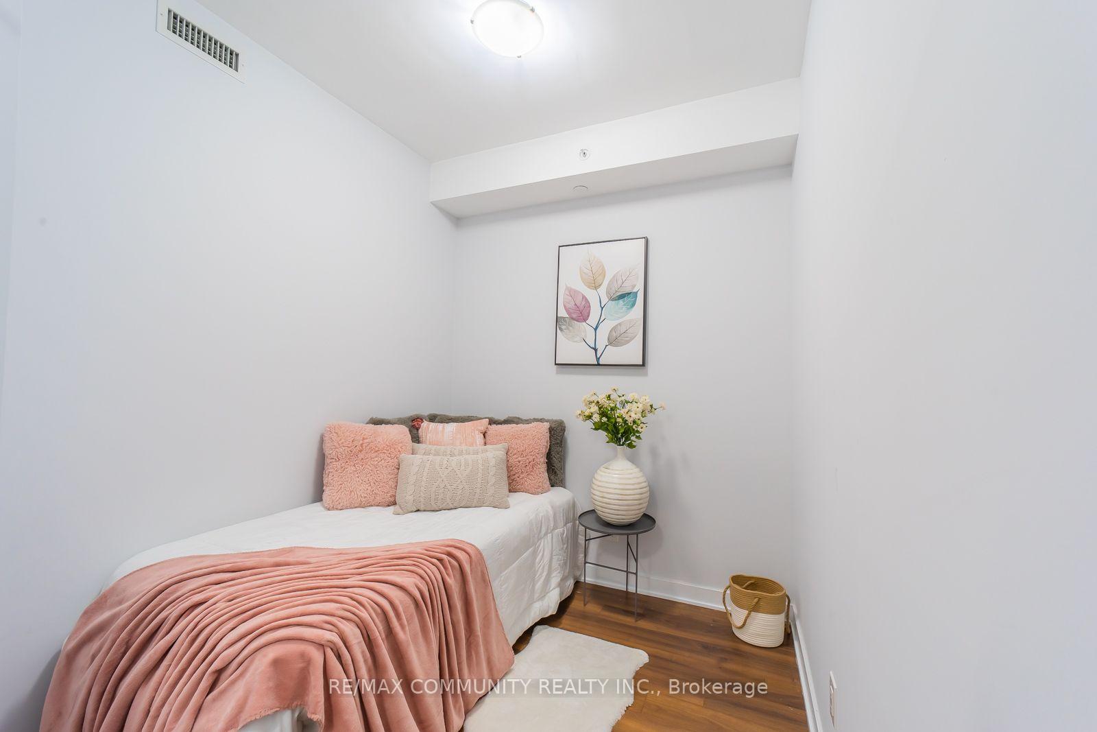 Photo 8 of Unit 1210, 210 Simcoe Street, Toronto, Kensington-Chinatown — HOMEH