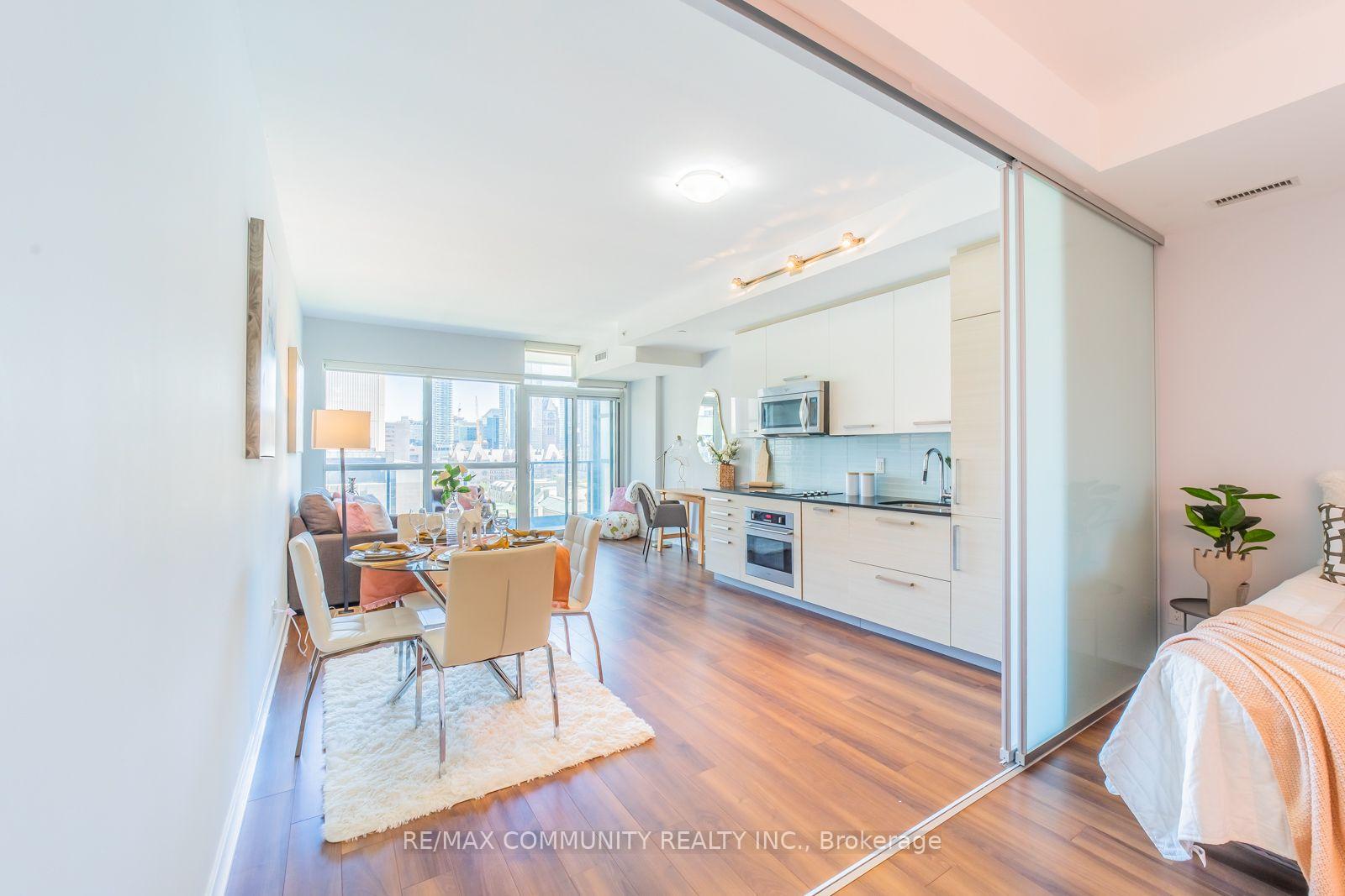 Photo 10 of Unit 1210, 210 Simcoe Street, Toronto, Kensington-Chinatown — HOMEH