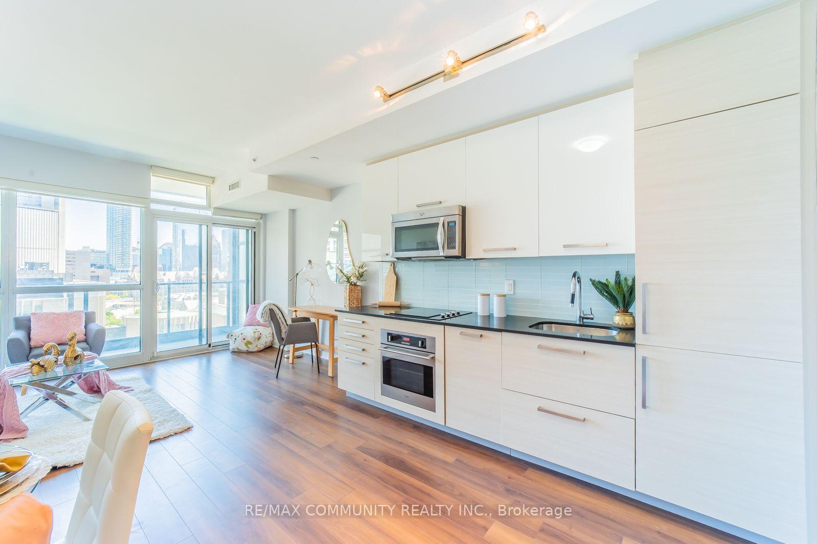 Photo 12 of Unit 1210, 210 Simcoe Street, Toronto, Kensington-Chinatown — HOMEH