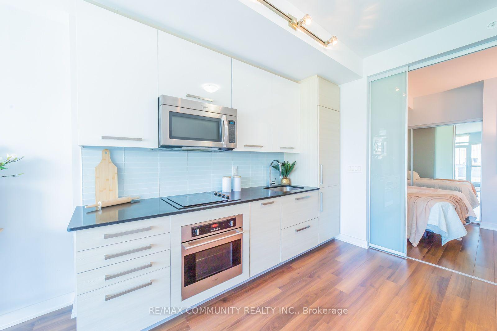 Photo 13 of Unit 1210, 210 Simcoe Street, Toronto, Kensington-Chinatown — HOMEH