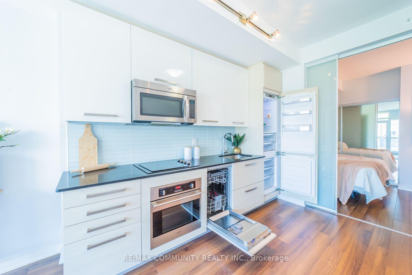 Photo 14 of Unit 1210, 210 Simcoe Street, Toronto, Kensington-Chinatown — HOMEH