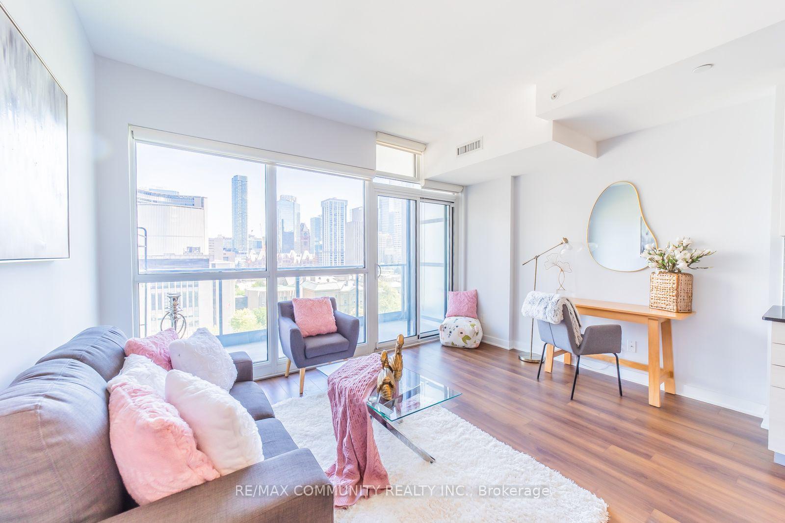 Photo 17 of Unit 1210, 210 Simcoe Street, Toronto, Kensington-Chinatown — HOMEH