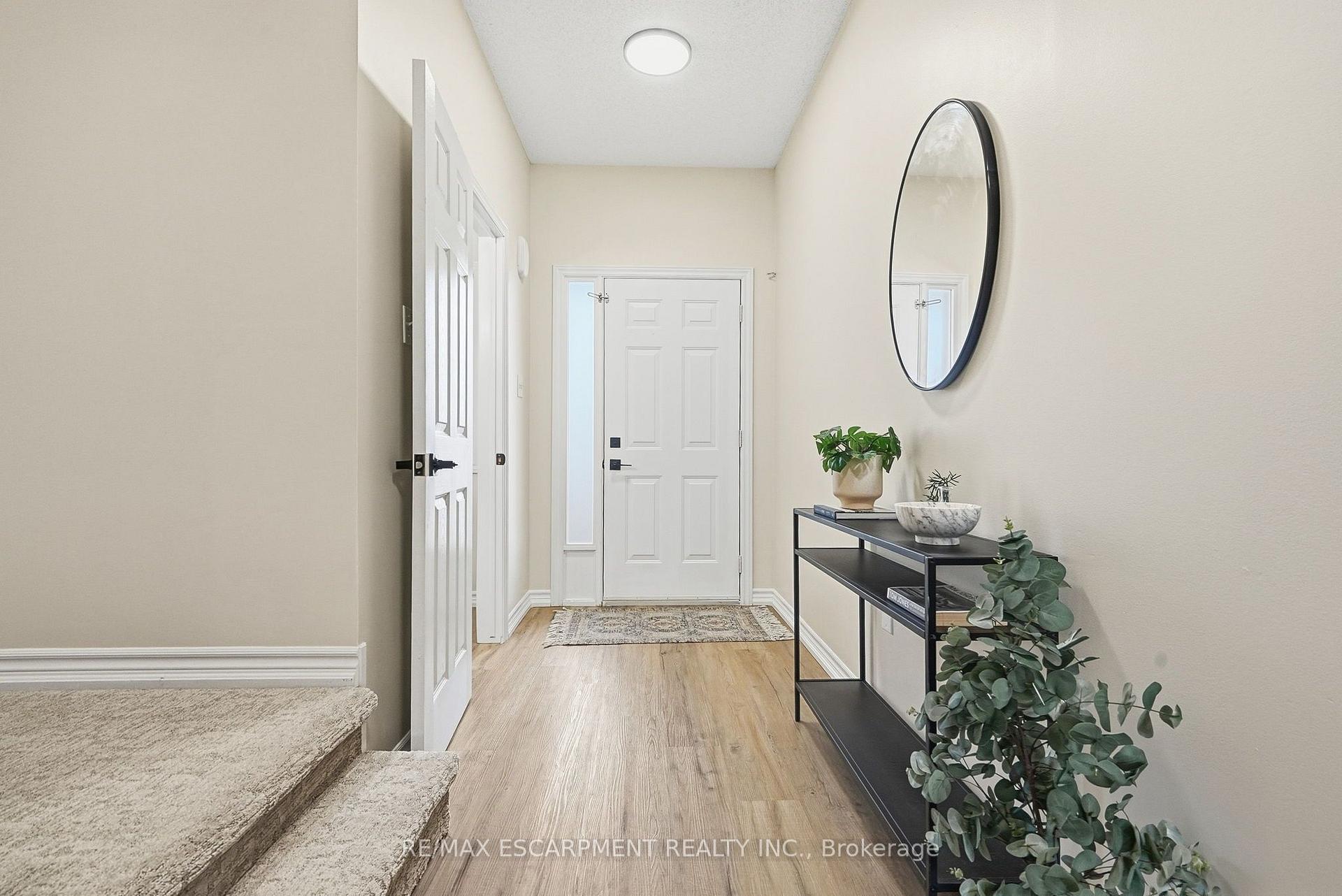 Photo 3 of 257 Southbrook Drive, Hamilton, Binbrook — HOMEH