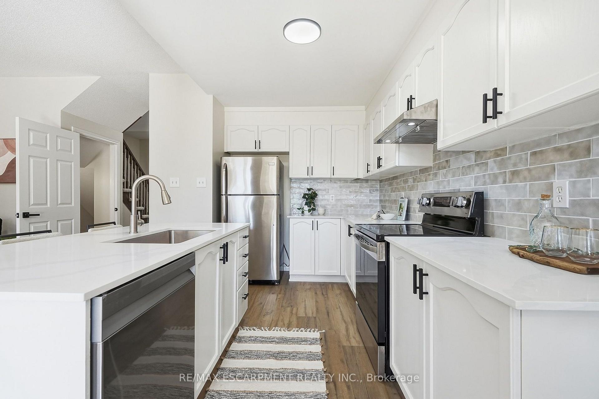 Photo 7 of 257 Southbrook Drive, Hamilton, Binbrook — HOMEH