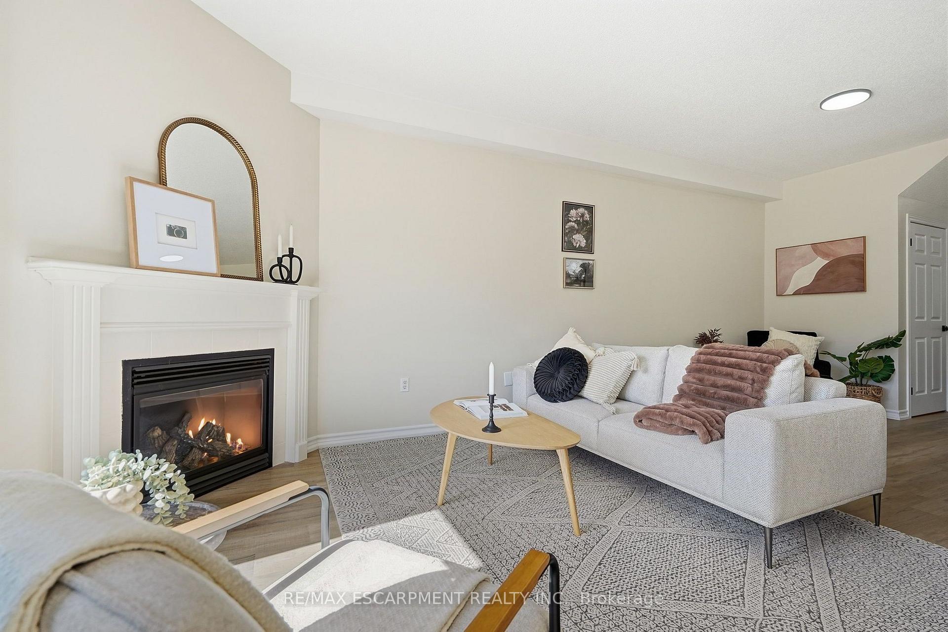 Photo 16 of 257 Southbrook Drive, Hamilton, Binbrook — HOMEH