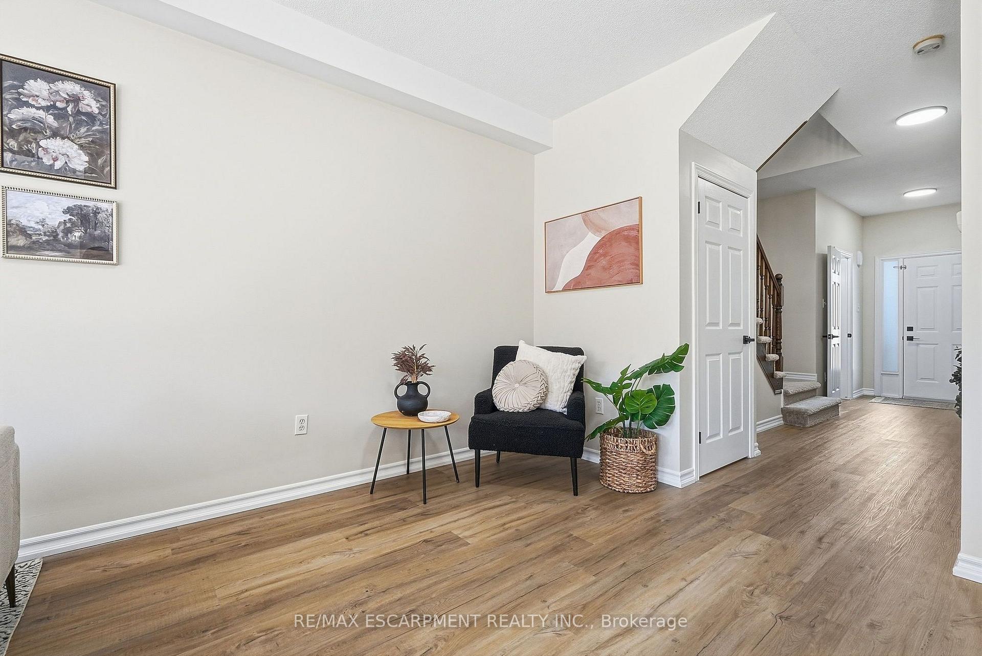 Photo 17 of 257 Southbrook Drive, Hamilton, Binbrook — HOMEH