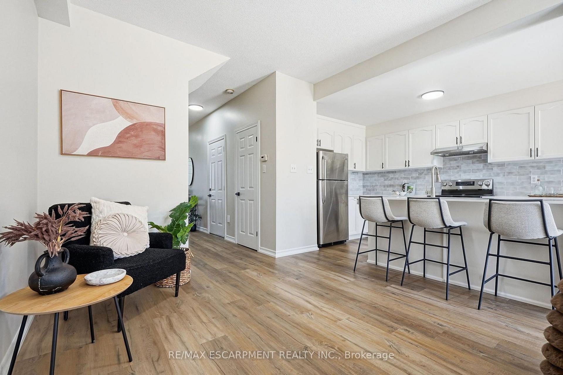 Photo 18 of 257 Southbrook Drive, Hamilton, Binbrook — HOMEH