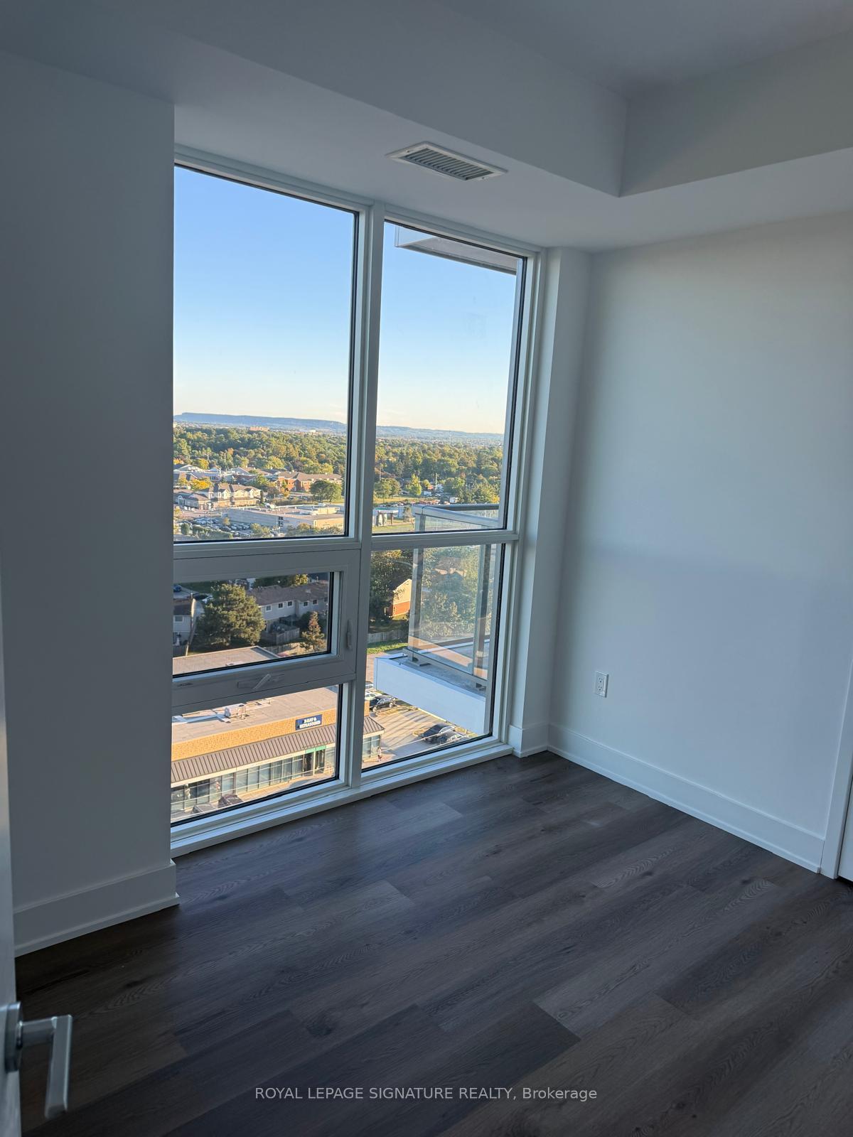 Photo 5 of Unit 1203, 125 Nipissing Road, Milton, Timberlea — HOMEH