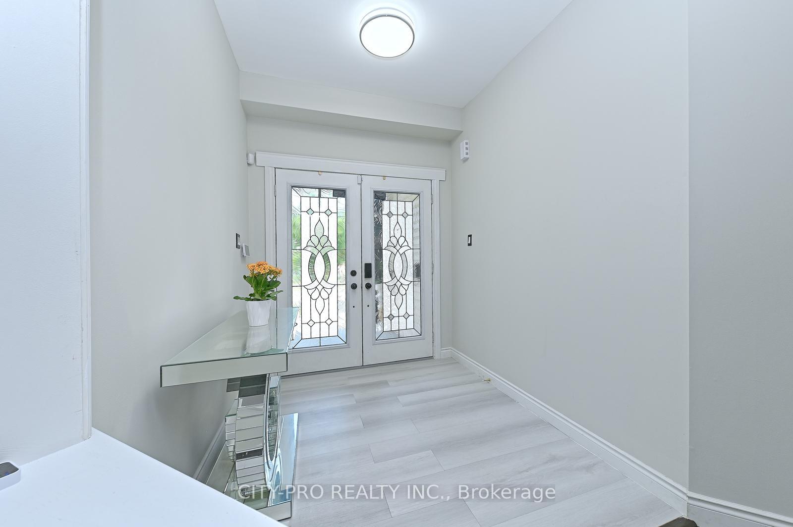 Photo 7 of 1178 Salmers Drive, Oshawa, Taunton — HOMEH