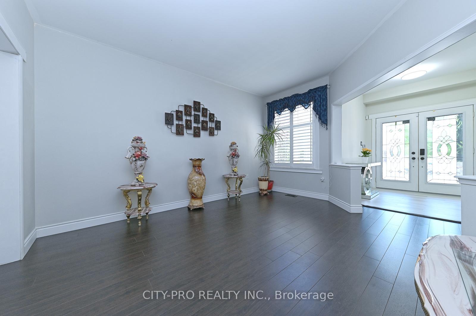 Photo 9 of 1178 Salmers Drive, Oshawa, Taunton — HOMEH