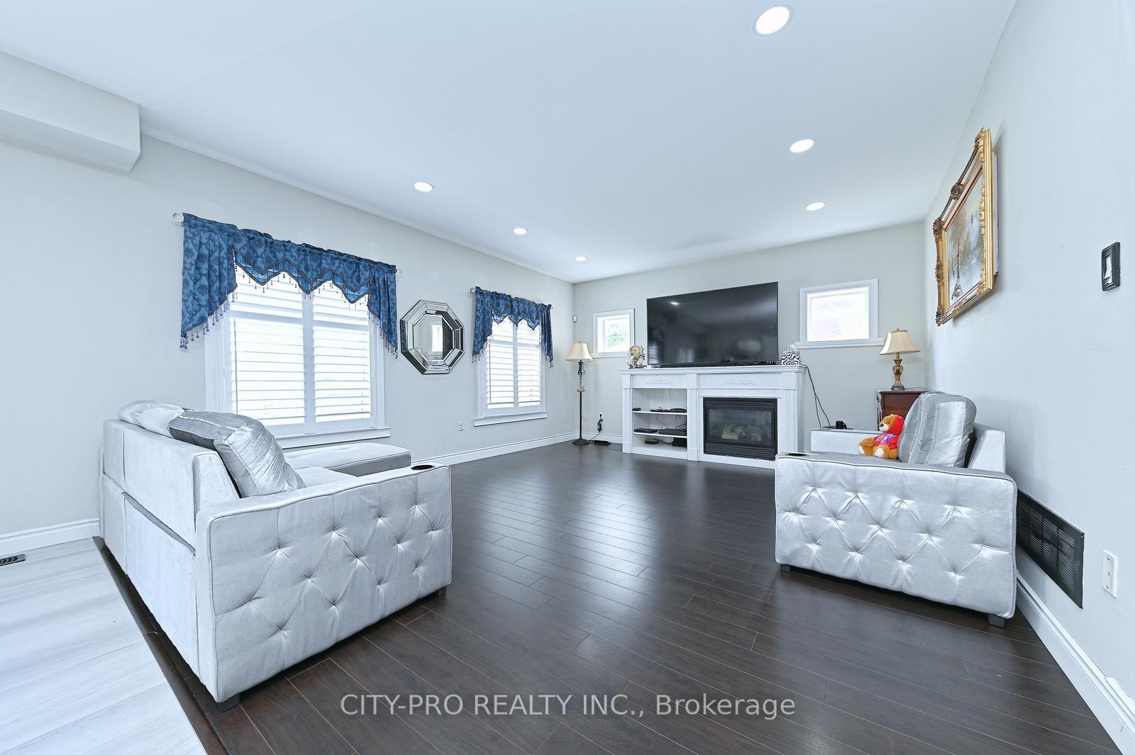 Photo 13 of 1178 Salmers Drive, Oshawa, Taunton — HOMEH