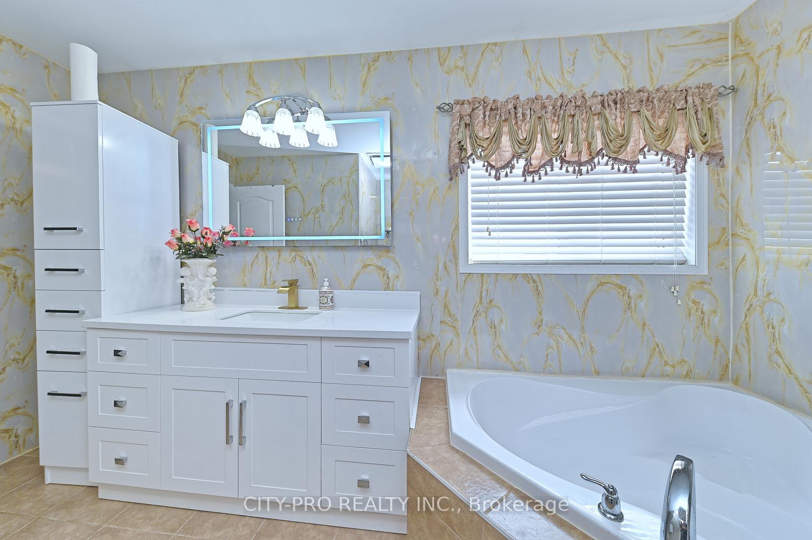 Photo 32 of 1178 Salmers Drive, Oshawa, Taunton — HOMEH
