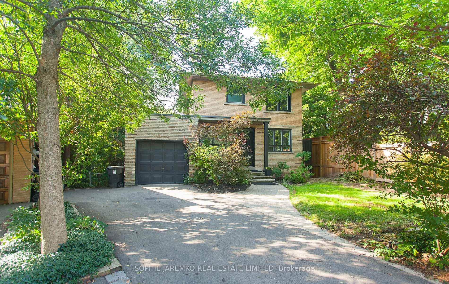 Photo 1 of 4 Woodhaven Heights, Etobicoke, Kingsway South — HOMEH