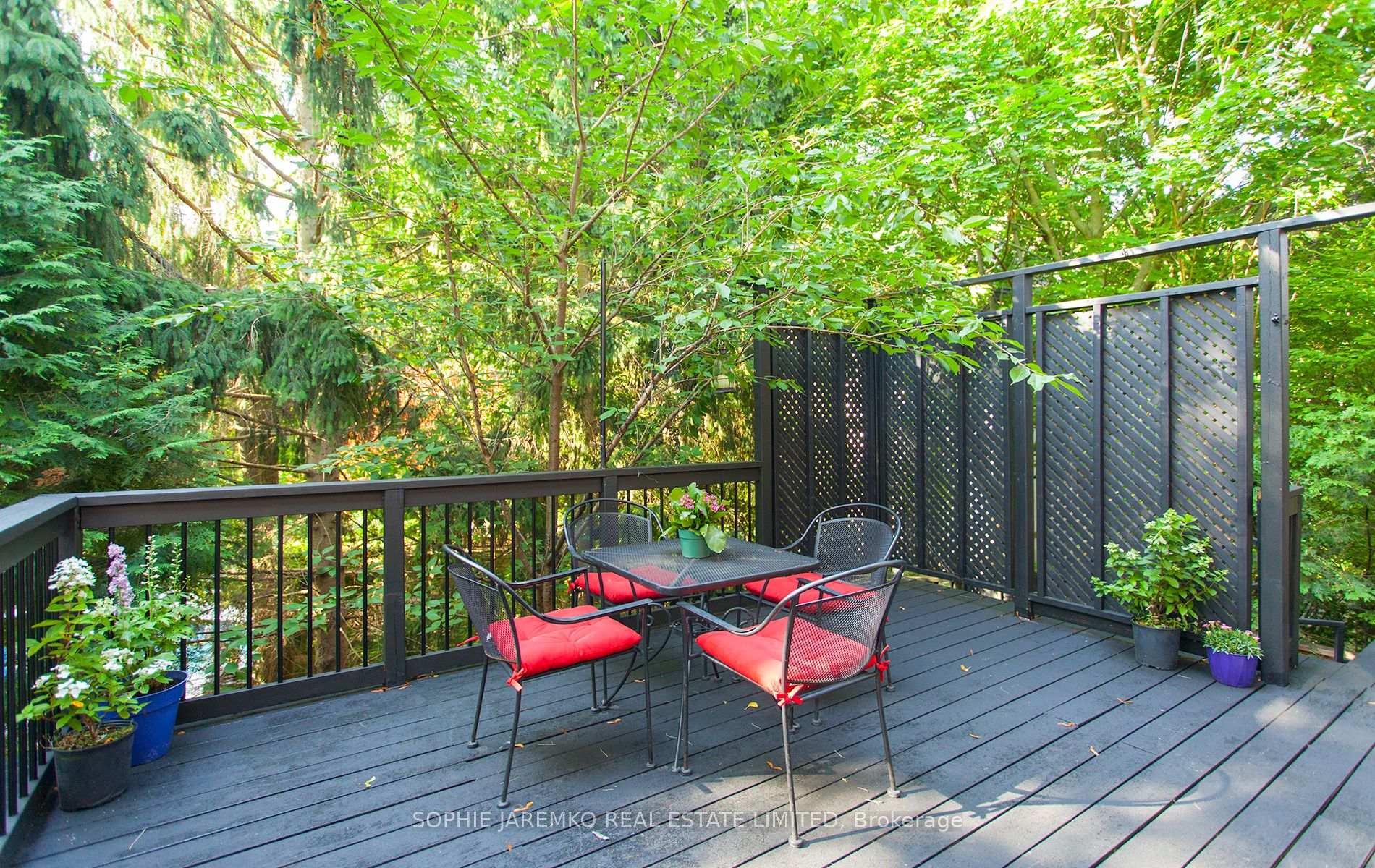 Photo 7 of 4 Woodhaven Heights, Etobicoke, Kingsway South — HOMEH