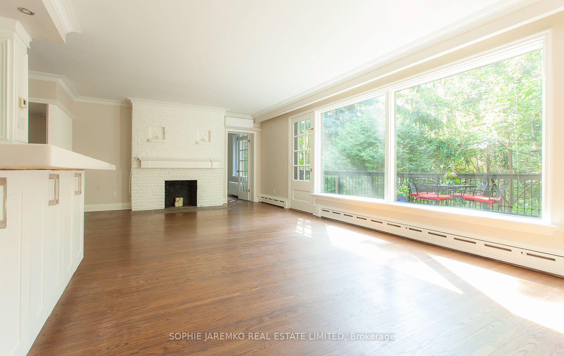 Photo 11 of 4 Woodhaven Heights, Etobicoke, Kingsway South — HOMEH