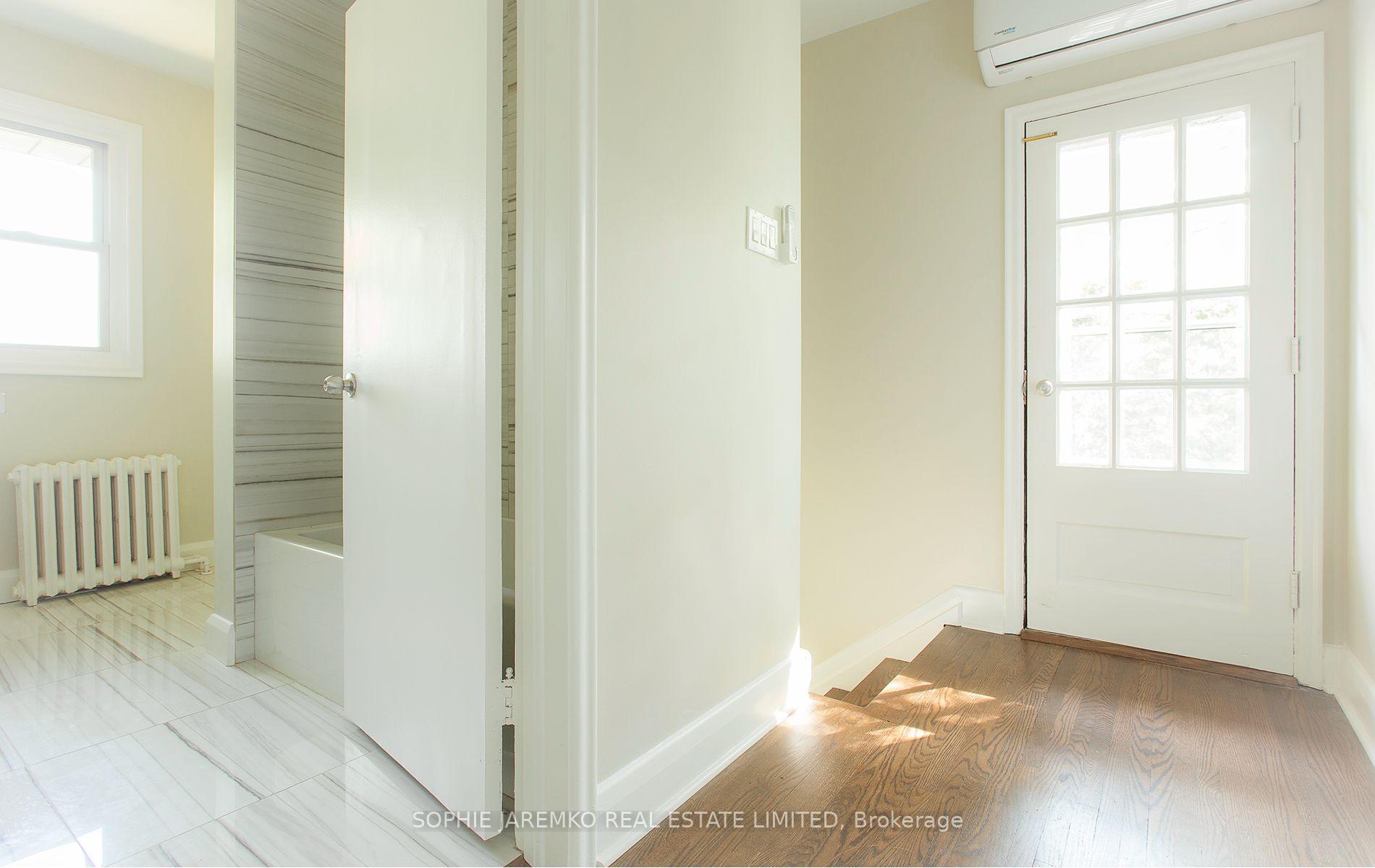 Photo 15 of 4 Woodhaven Heights, Etobicoke, Kingsway South — HOMEH