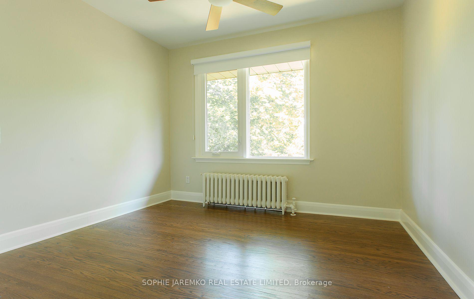 Photo 17 of 4 Woodhaven Heights, Etobicoke, Kingsway South — HOMEH