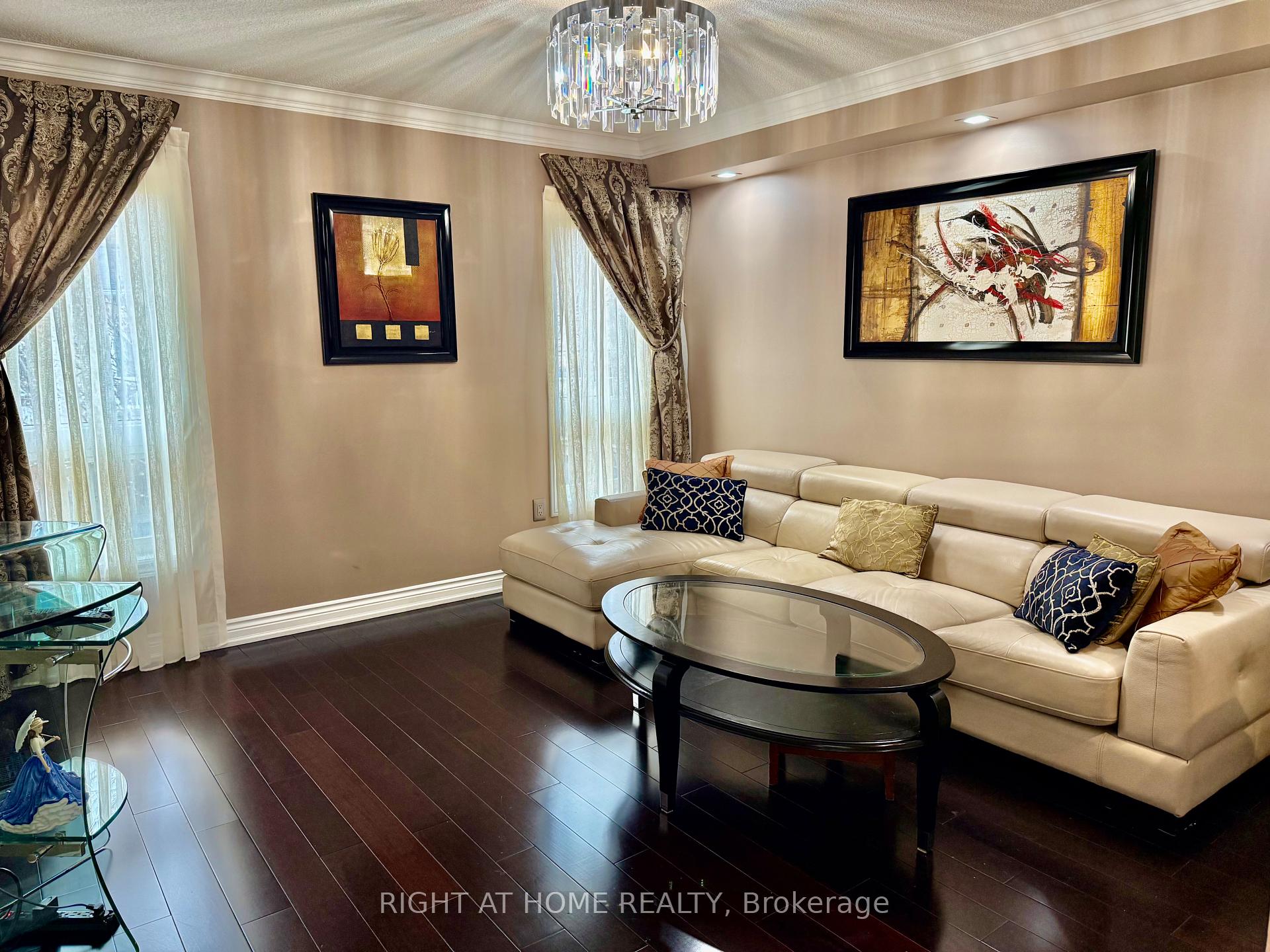 Photo 16 of 129 Four Seasons Crescent, East Gwillimbury, Rural East Gwillimbury — HOMEH