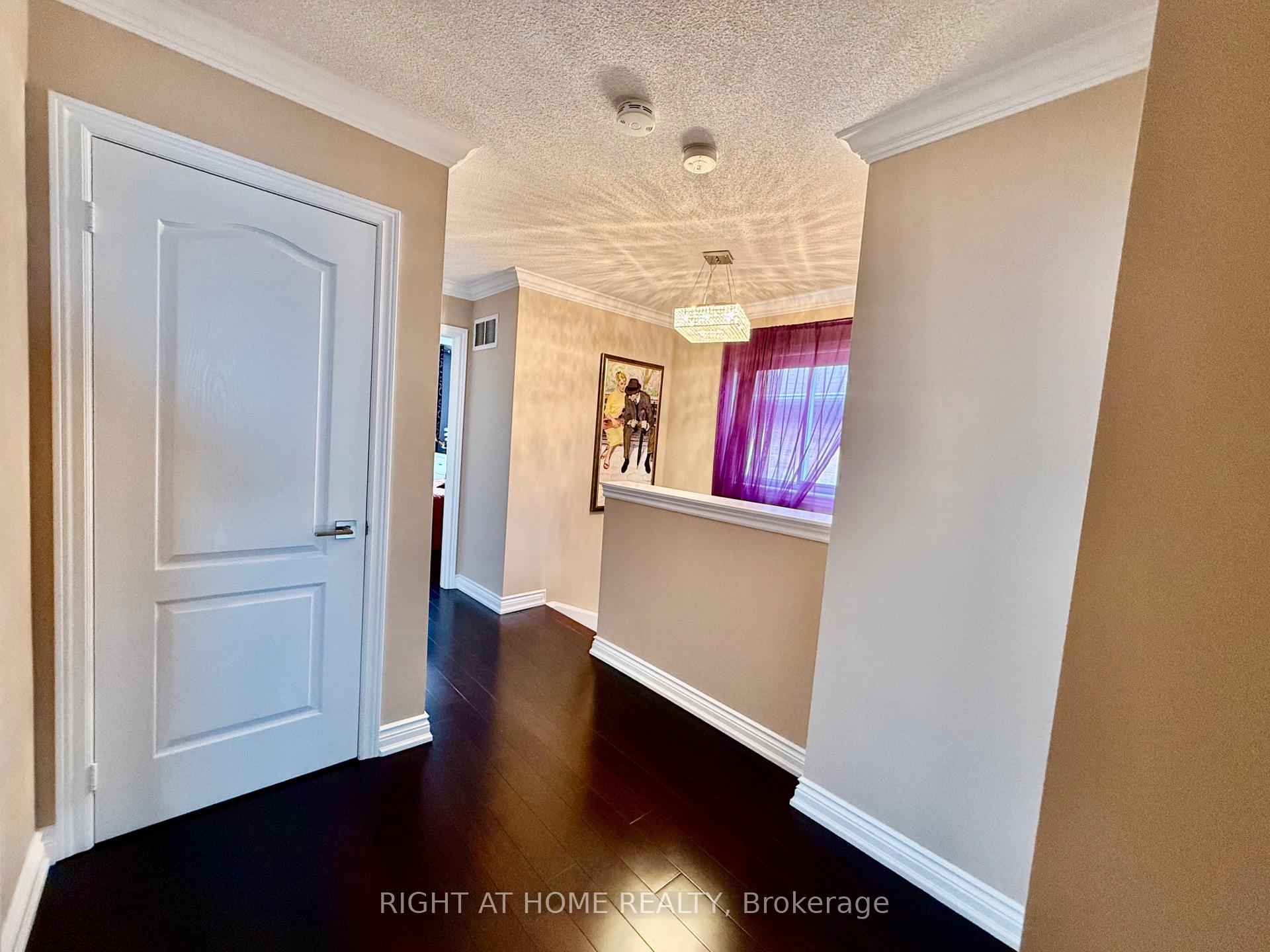 Photo 18 of 129 Four Seasons Crescent, East Gwillimbury, Rural East Gwillimbury — HOMEH