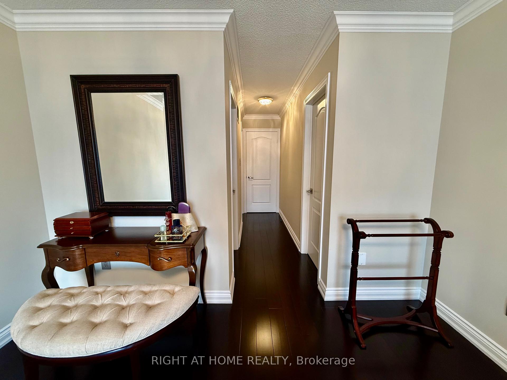 Photo 21 of 129 Four Seasons Crescent, East Gwillimbury, Rural East Gwillimbury — HOMEH