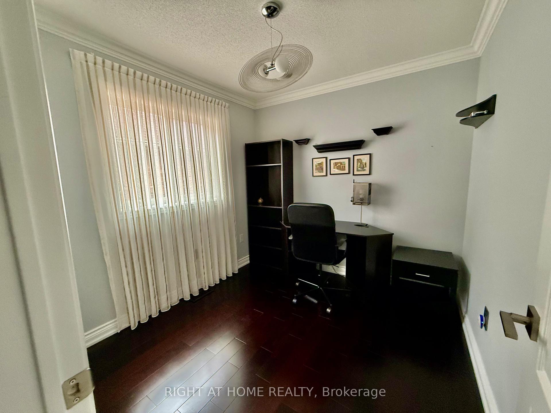 Photo 29 of 129 Four Seasons Crescent, East Gwillimbury, Rural East Gwillimbury — HOMEH