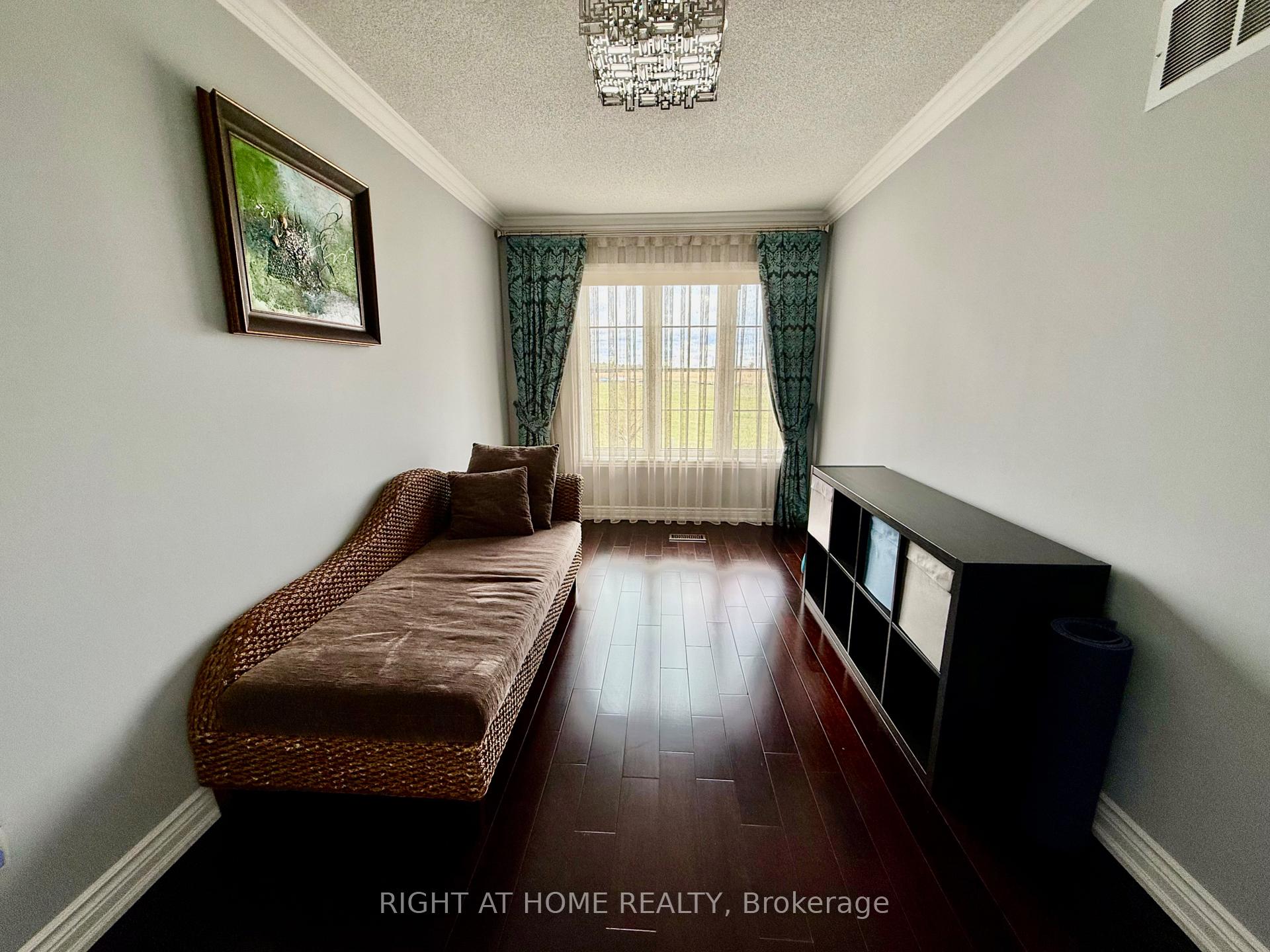 Photo 30 of 129 Four Seasons Crescent, East Gwillimbury, Rural East Gwillimbury — HOMEH