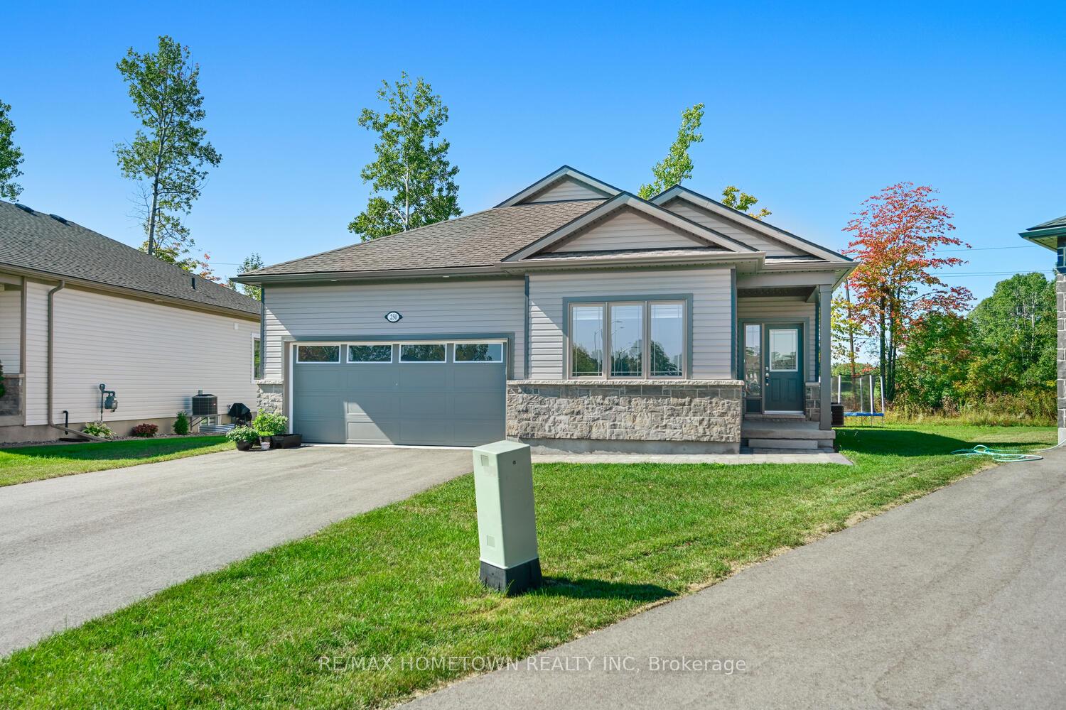 Photo 2 of 250 Adley Drive, Brockville, Brockville — HOMEH